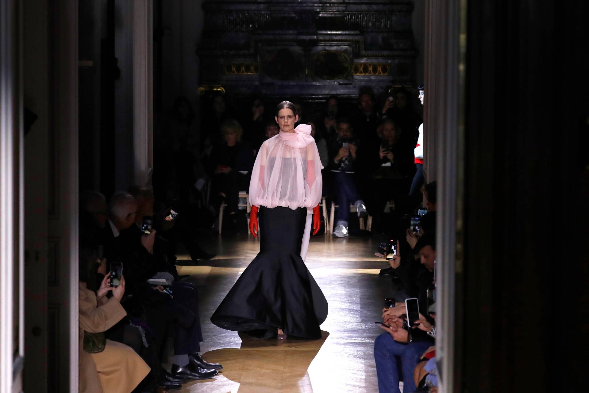At Valentino Haute Couture, Big Shapes Meet Big Bows for Spring 2020