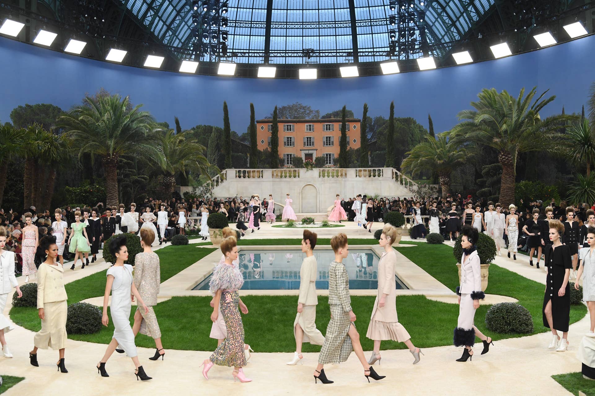 The Beauty Look at Chanel's Spring 2019 Couture Show Paid Homage to David Bowie