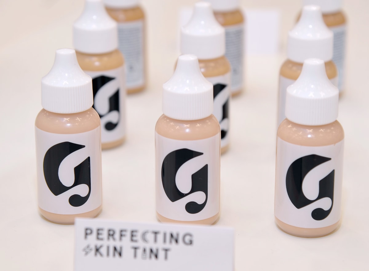 Glossier Accused of Racism by Former Employees