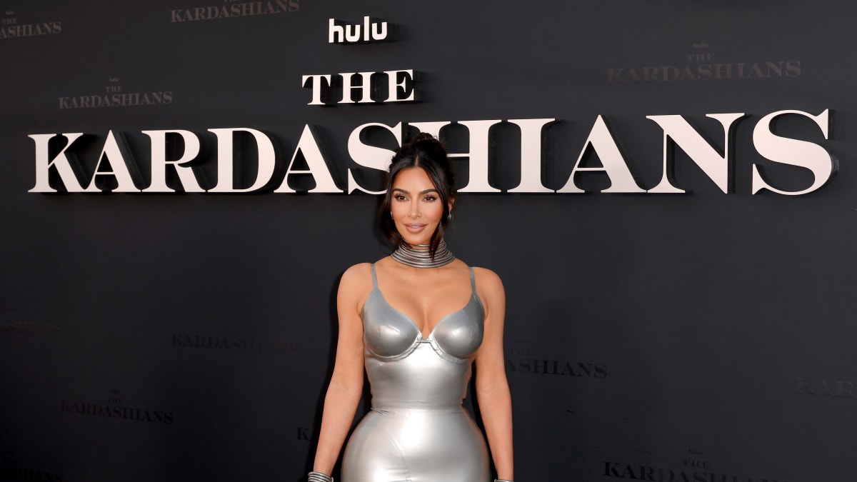 Bold Style Ruled at ‘The Kardashians’ Premiere