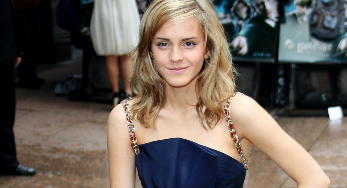 Great Outfits in Fashion History: Emma Watson’s Super-Lush Chanel Couture Moment