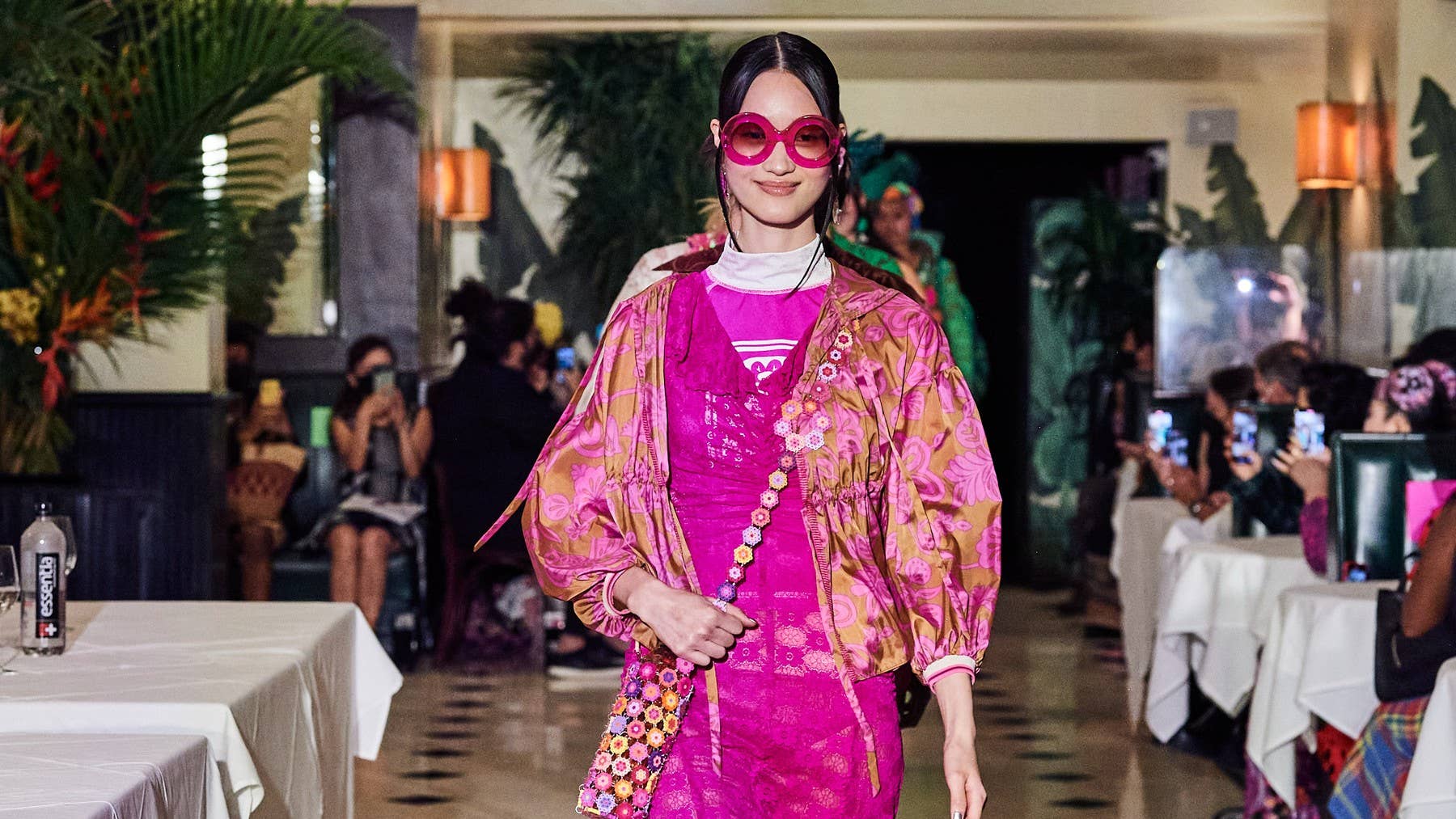 Anna Sui Transports Us to Her Cool-Girl Paradise for Spring 2022