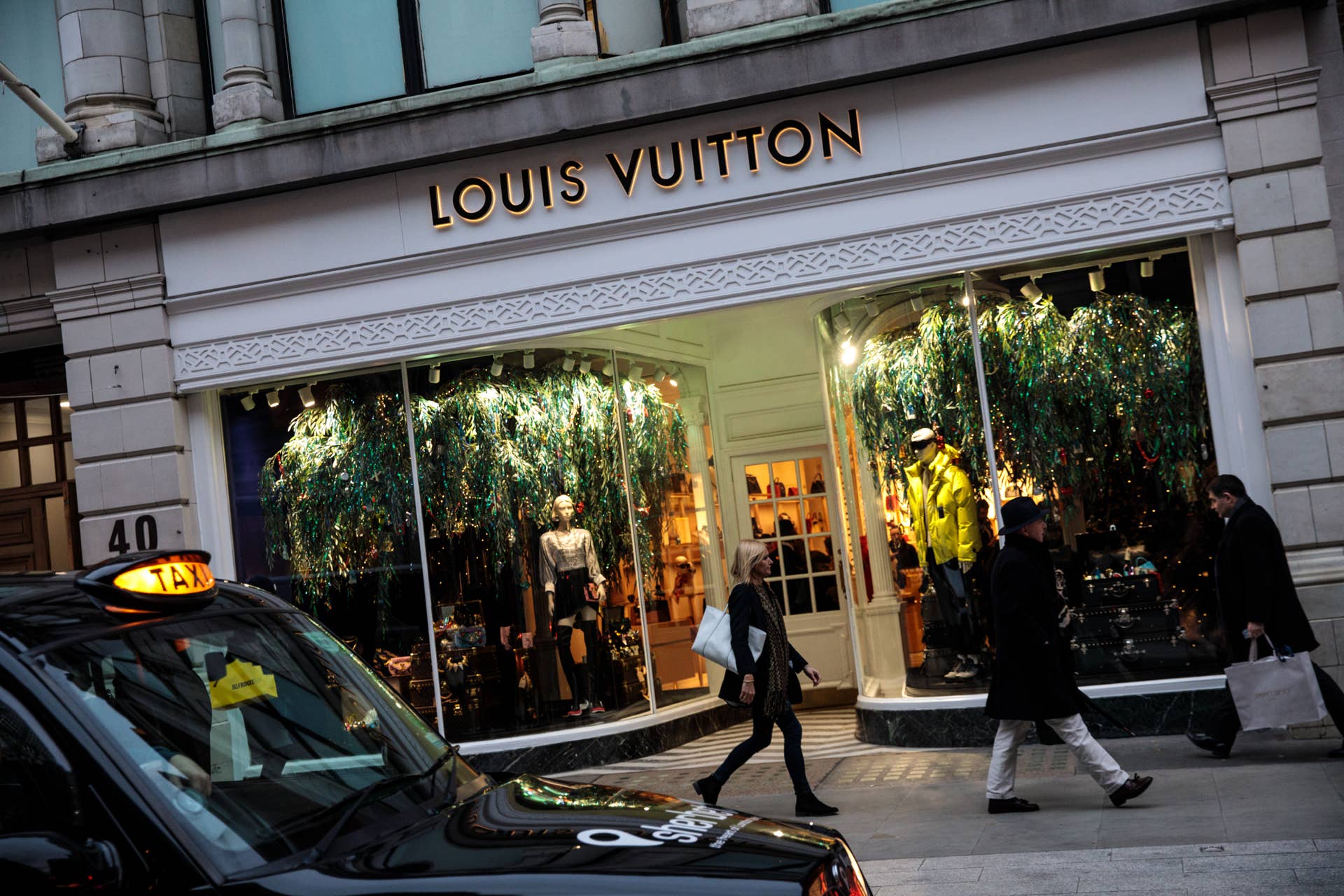 Must Read: Louis Vuitton Accused of Copyright Infringement, Carven appoints Louise Trotter as Creative Director