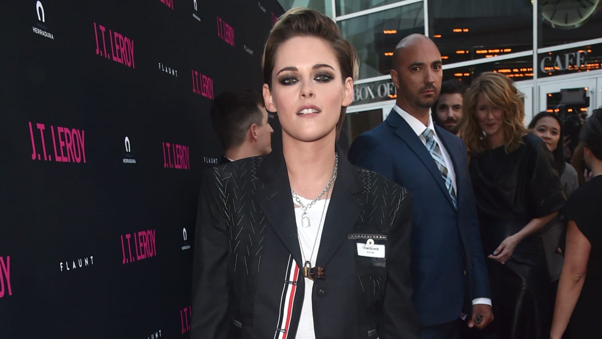 Kristen Stewart Provides Further Proof Thom Browne Suits Are Becoming a Red Carpet Staple
