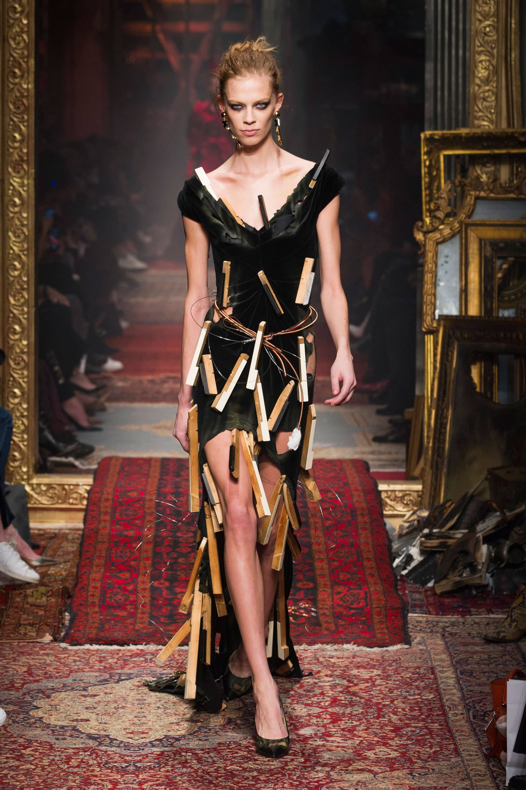 moschino fashion kills dress Moschino Fall/Winter 2016