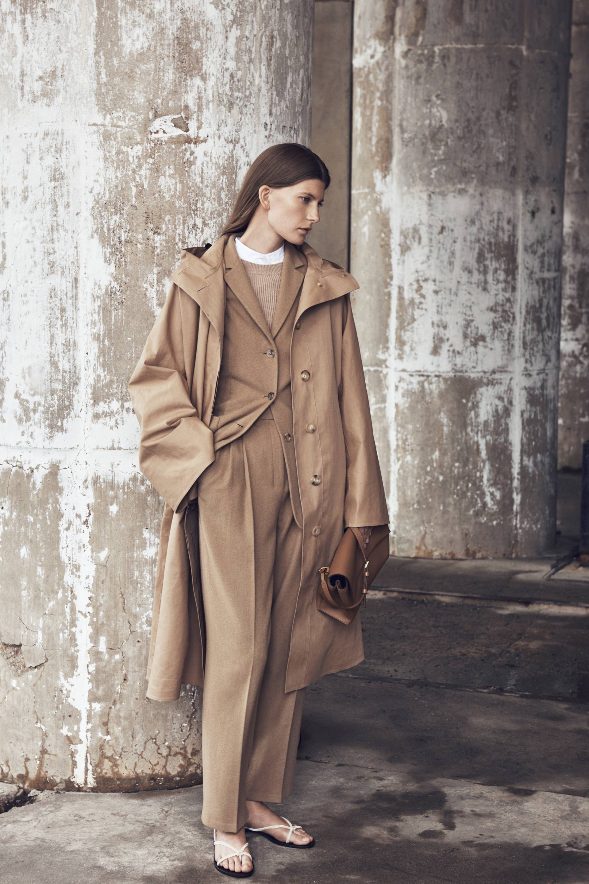 deres coat 新品　lohen blamink the row The Row's Resort Lookbook Is a Lesson in Chic Masculine Dressing