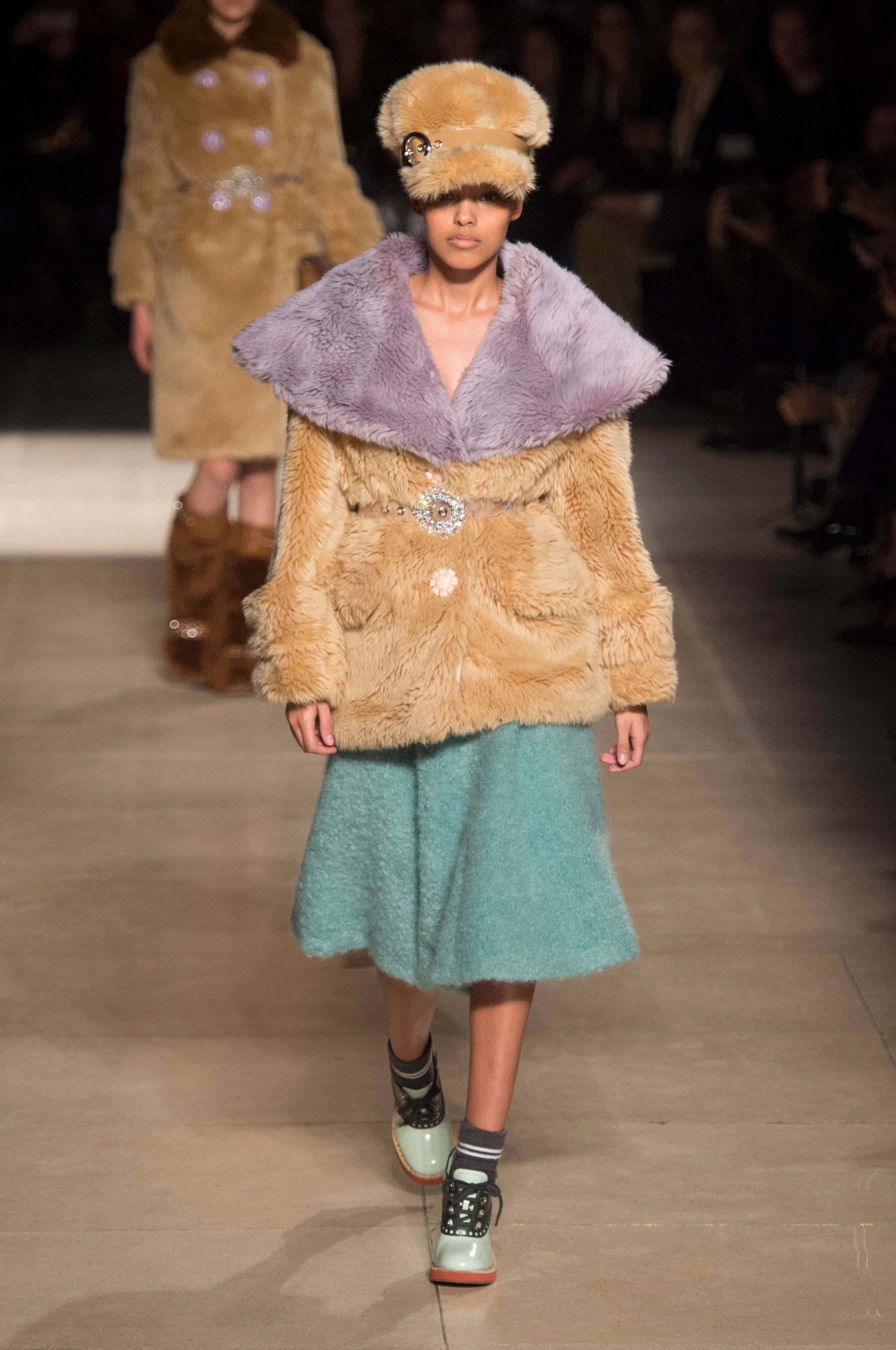 miu miu 初期コレクション　ミュール オレンジ/グリーン　Y2K Miu Miu Is Here to Make Sure We All Look Funky and Fuzzy This Fall
