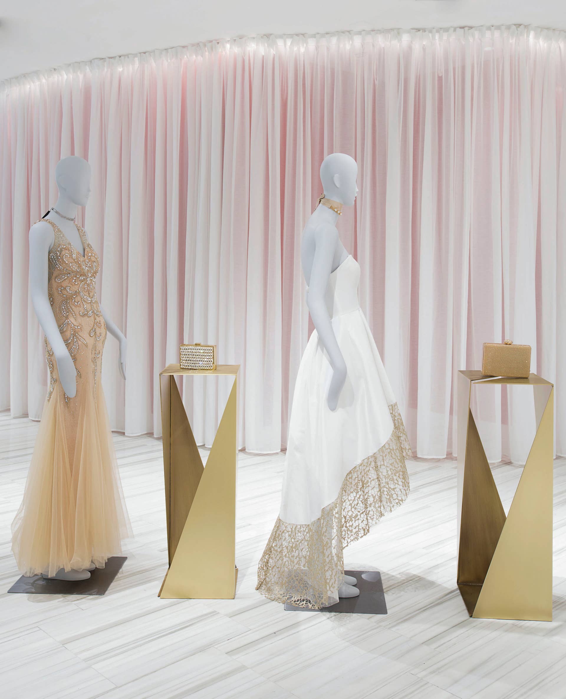 Lord & Taylor Hopes To Lure Customers With the Largest Dress Floor In America - Fashionista Lord & Taylor Hopes To Lure Customers With the Largest Dress Floor In America - Fashionista