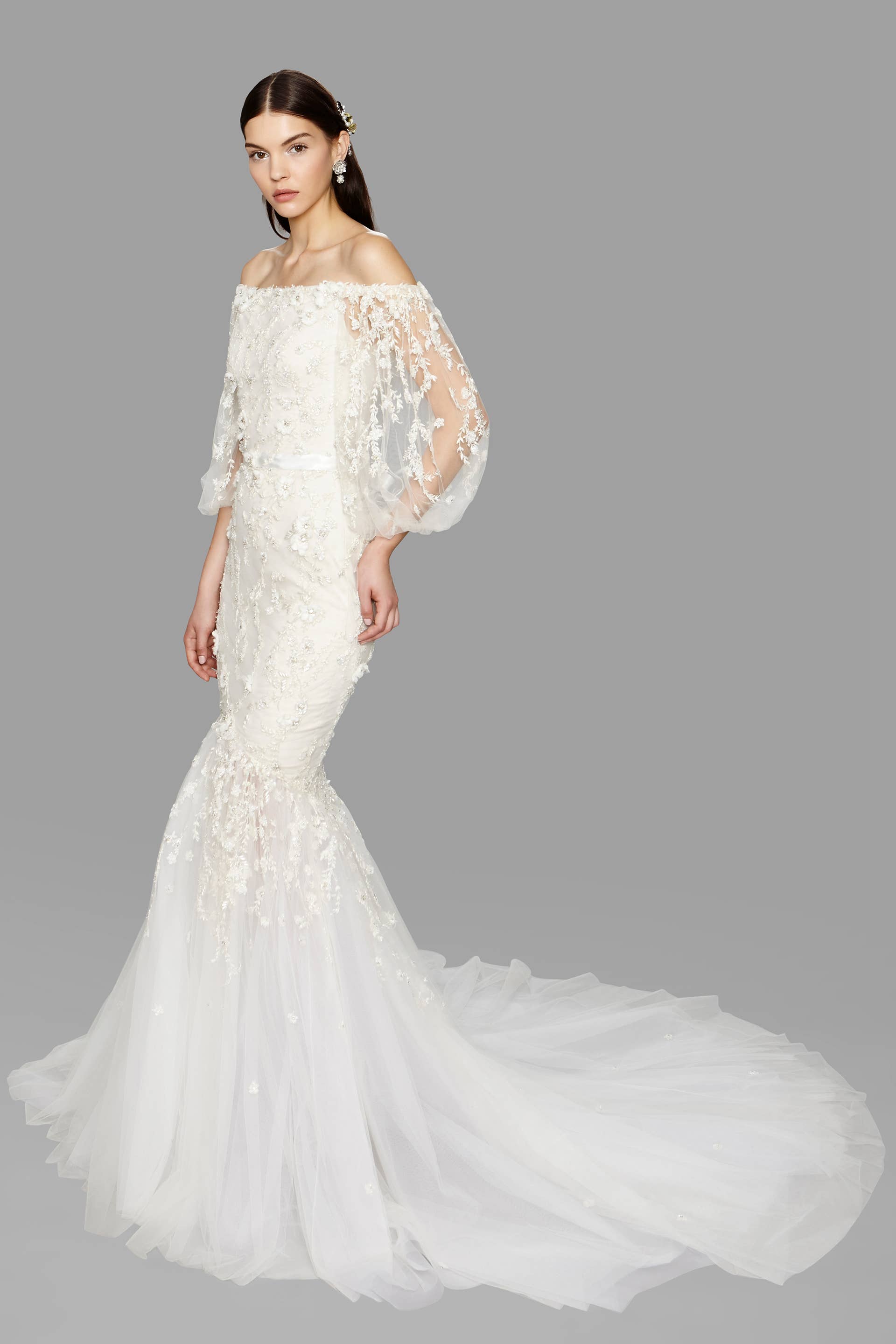 The 11 Best Wedding Dresses for Fall 2017 - Fashionista The 11 Best Wedding Dresses for Fall 2017 - Fashionista