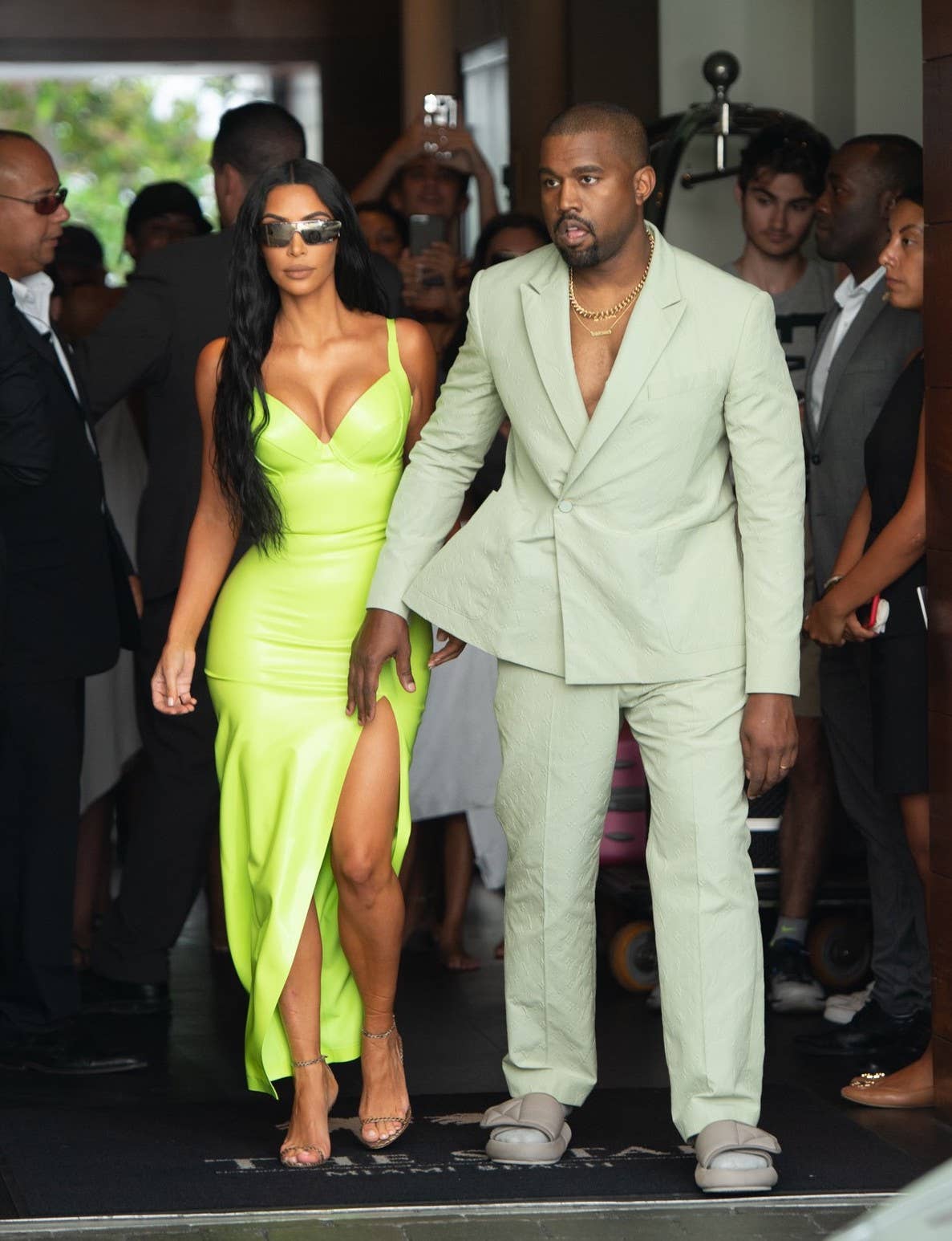 Hey, Quick Question: Is Slime Green Officially the Cool Color Du Jour? - Fashionista Hey, Quick Question: Is Slime Green Officially the Cool Color Du Jour? - Fashionista