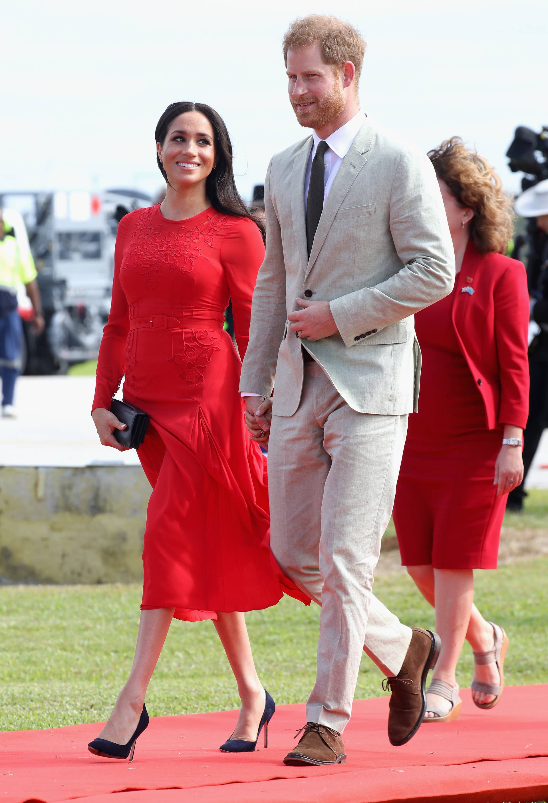 Self Portrait Dress Meghan's Red Dress Self-Portrait Red Embroidered Midi Dress Meghan Markle Dresses Self Portrait Dress Meghan's Red Dress Self-Portrait Red Embroidered Midi Dress Meghan Markle Dresses