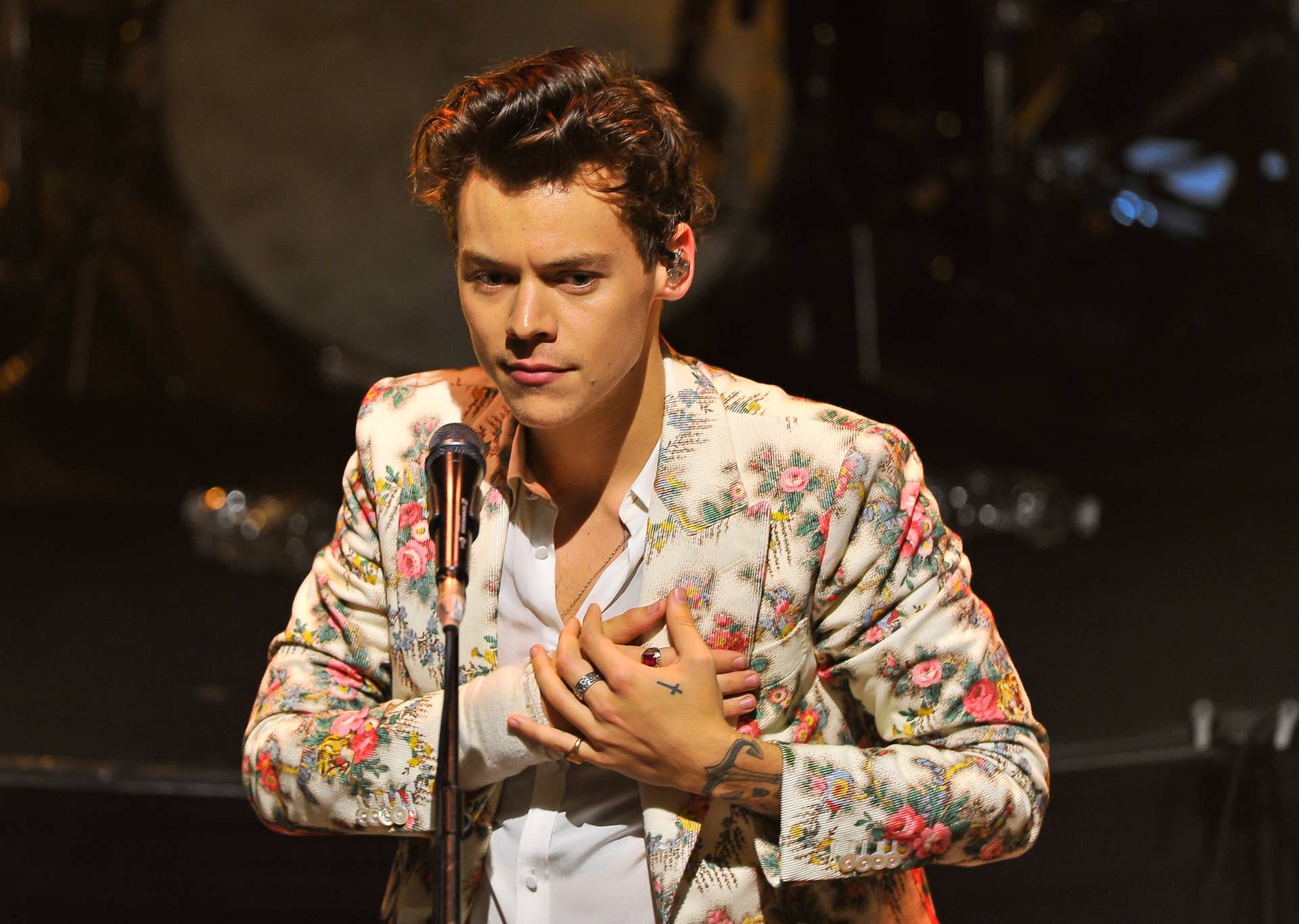 Harry Styles Tour 2017-2018 Outfits - Fashionista