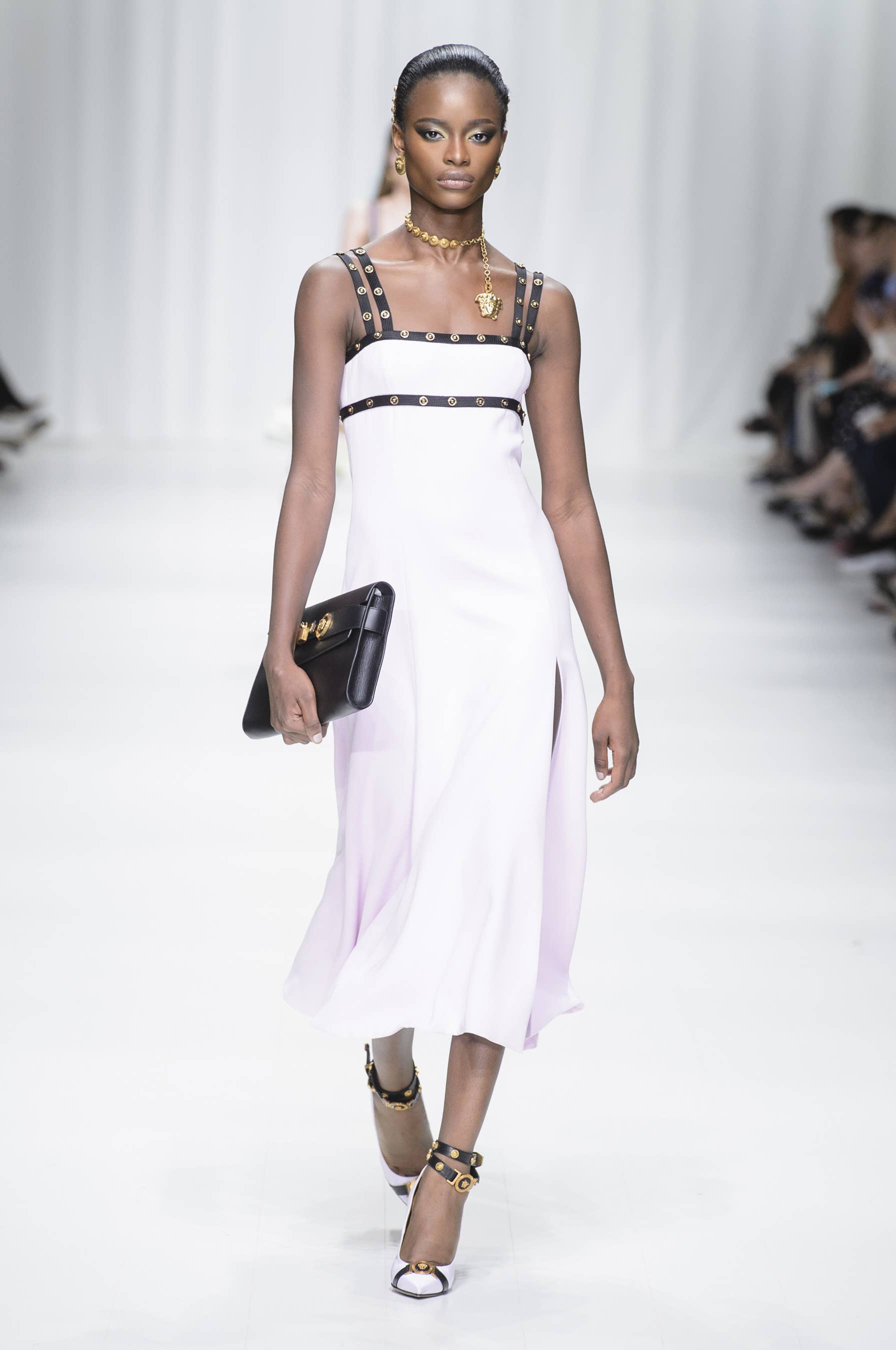 Versace's Spring 2018 Show Was A Supermodel-Studded Tribute to