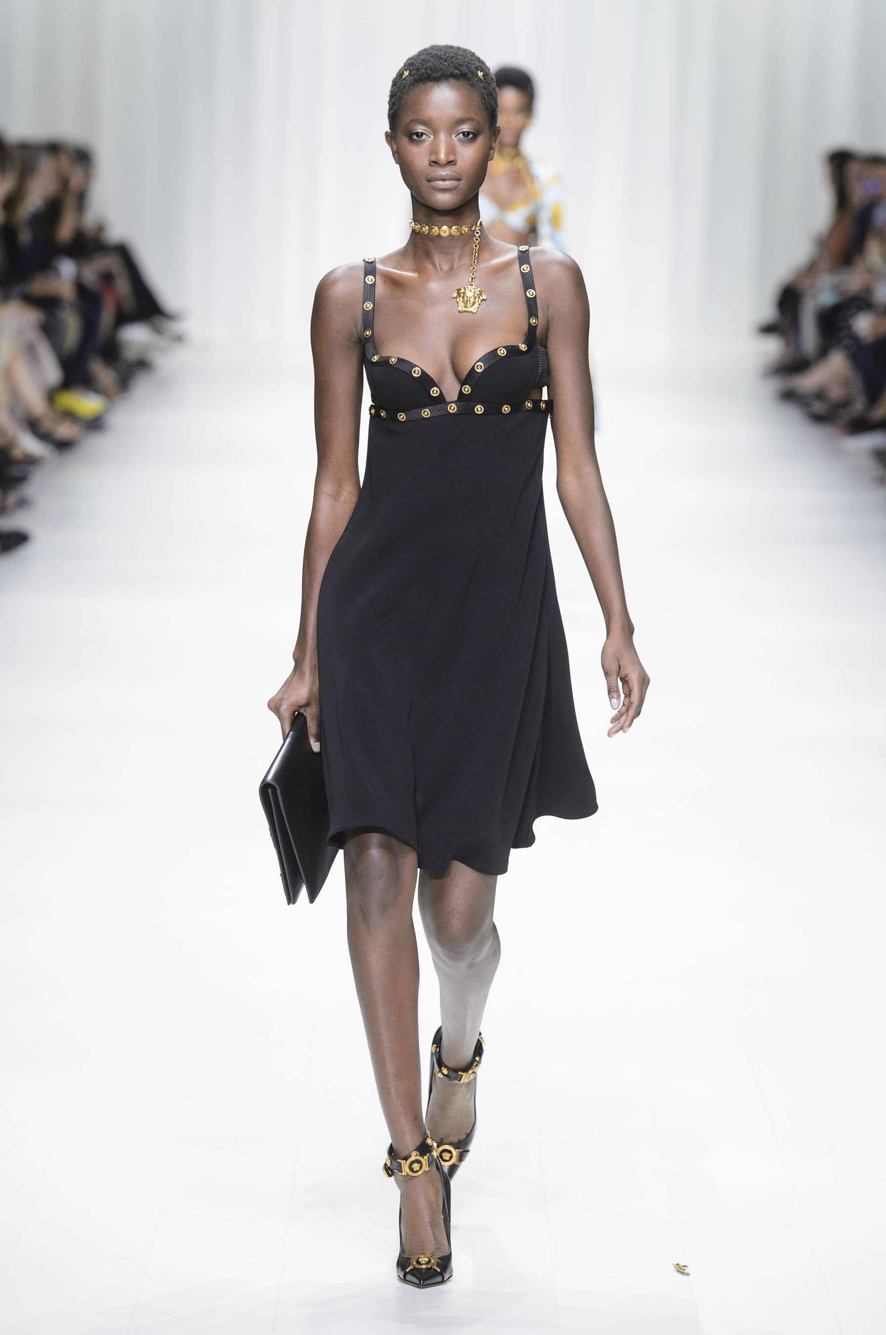 Versace's Spring 2018 Show Was A Supermodel-Studded Tribute to