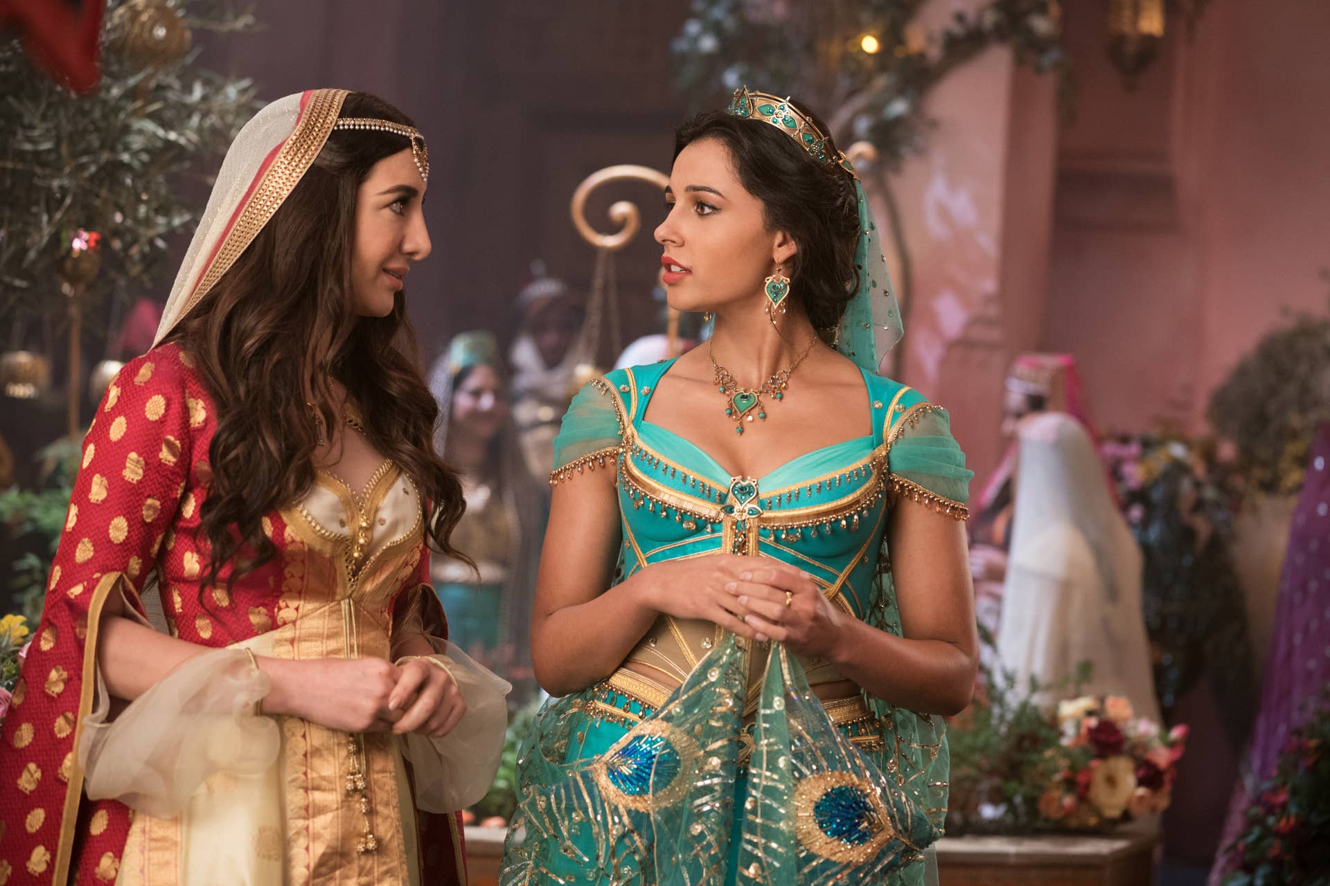The Costumes in the Live Action 'Aladdin' Include Authentic Middle Eastern References and Modern Day Streetwear Influences - Fashionista The Costumes in the Live Action 'Aladdin' Include Authentic Middle Eastern References and Modern Day Streetwear Influences - Fashionista