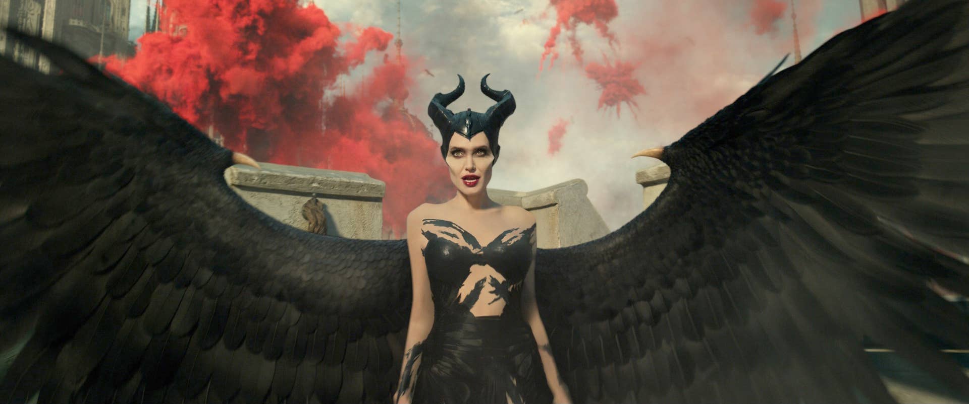 maleficent black dress The 'Maleficent' Sequel's Battle Costumes Include Angelina Jolie and Michelle Pfeiffer in 'Hundreds of Thousands' of Swarovski Gems and abandoned her xx08.05.25 holliewdwrd on LTK COLOR:Olive Multi
