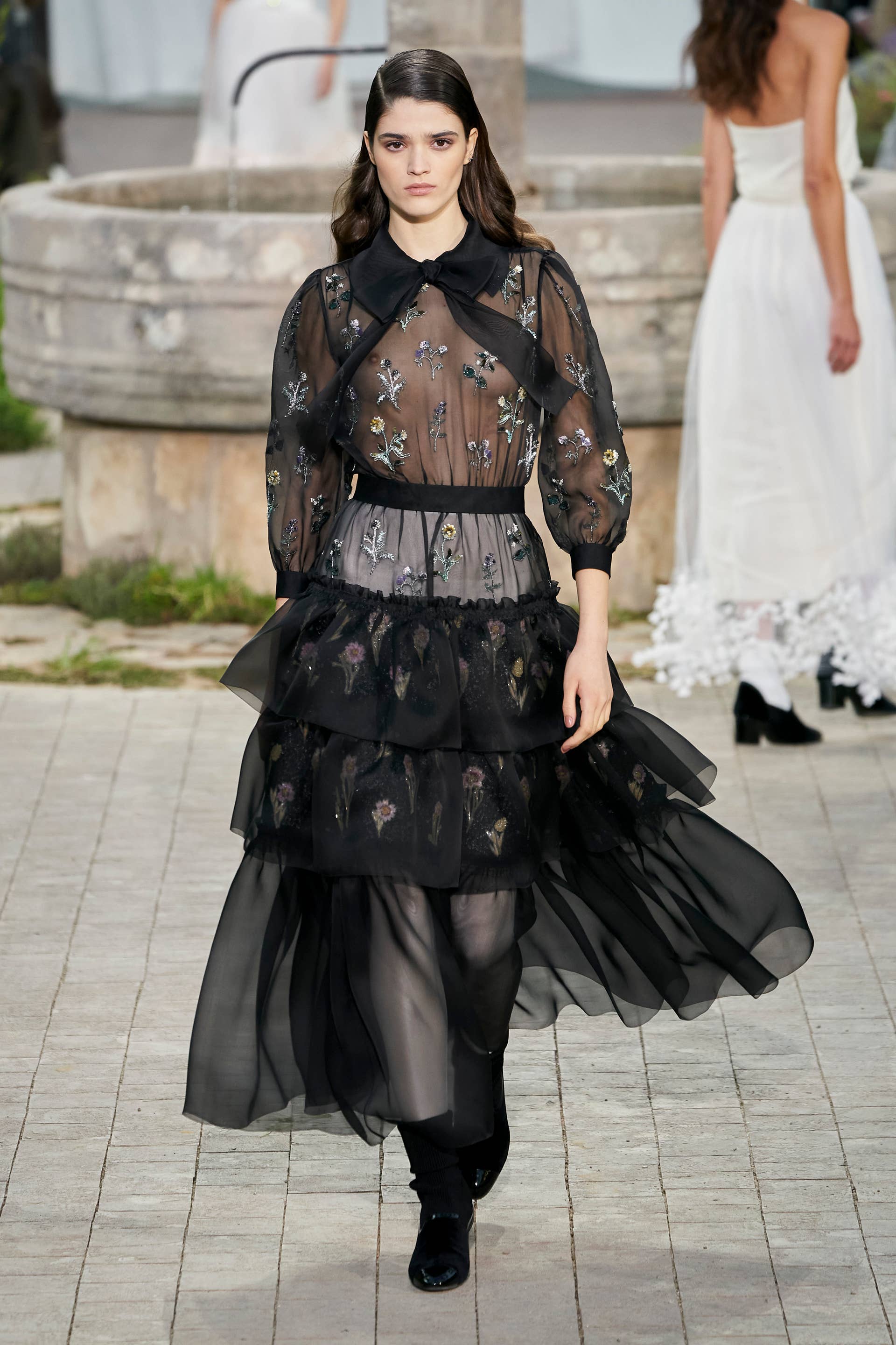 Chanel's Haute Couture Spring 2020 Collection Draws Inspiration From the  French Countryside - Fashionista