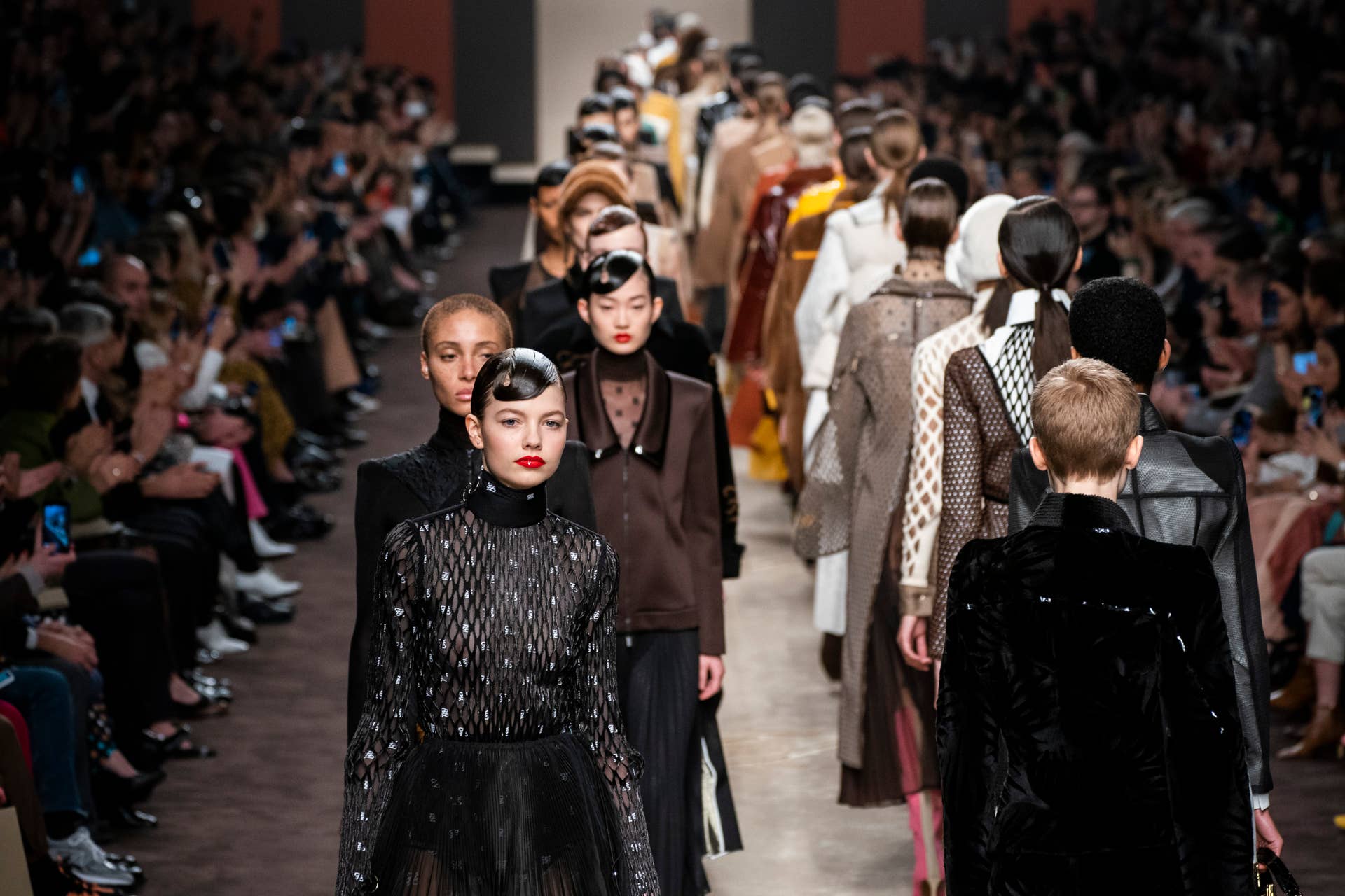 fendi-fall-2019-collection-43.jpg