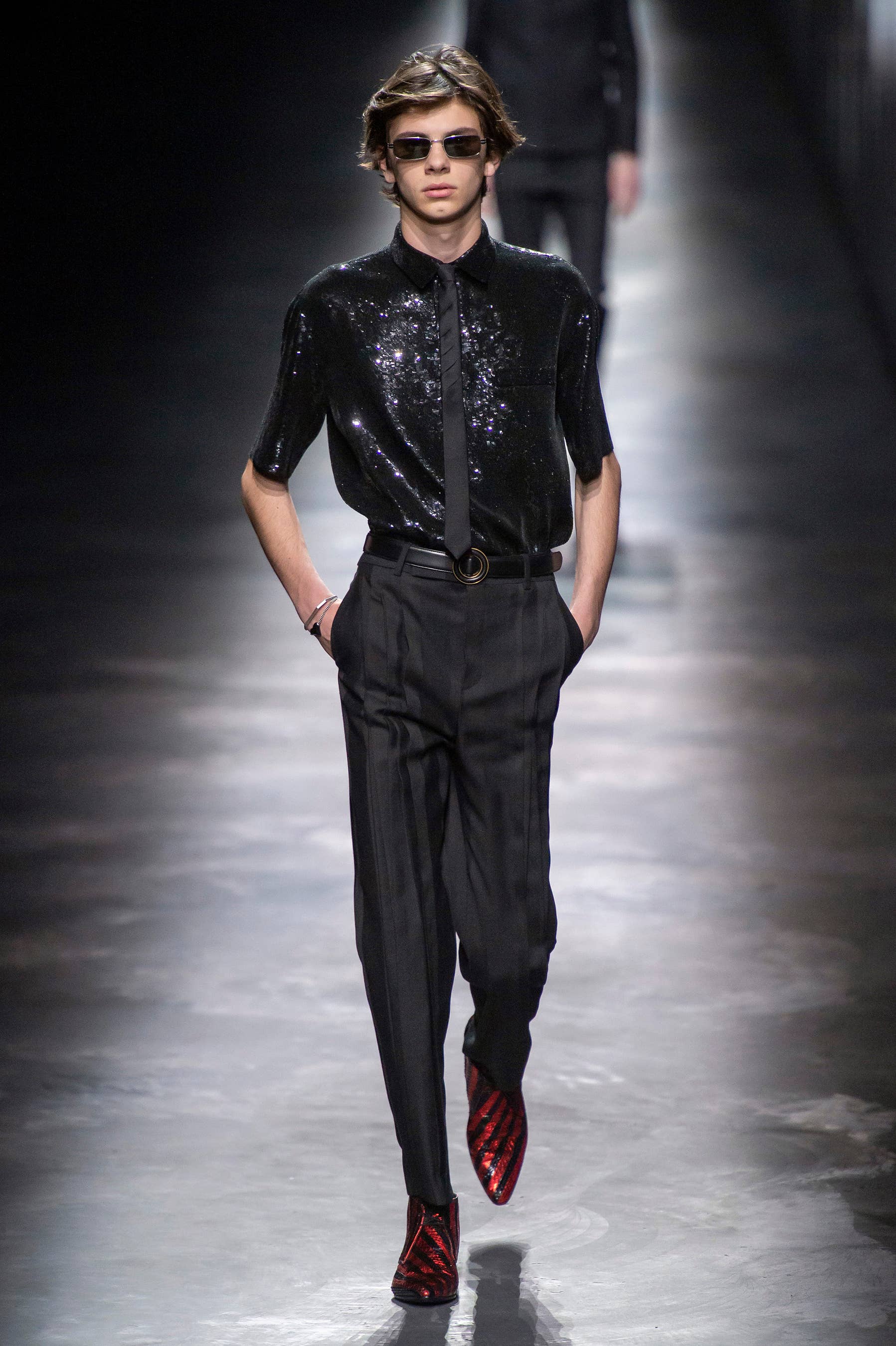 SAINT LAURENT PARIS ラメスラックス　black 2019年 Anthony Vaccarello Follows the '80s Trend to Its Dayglo Conclusion