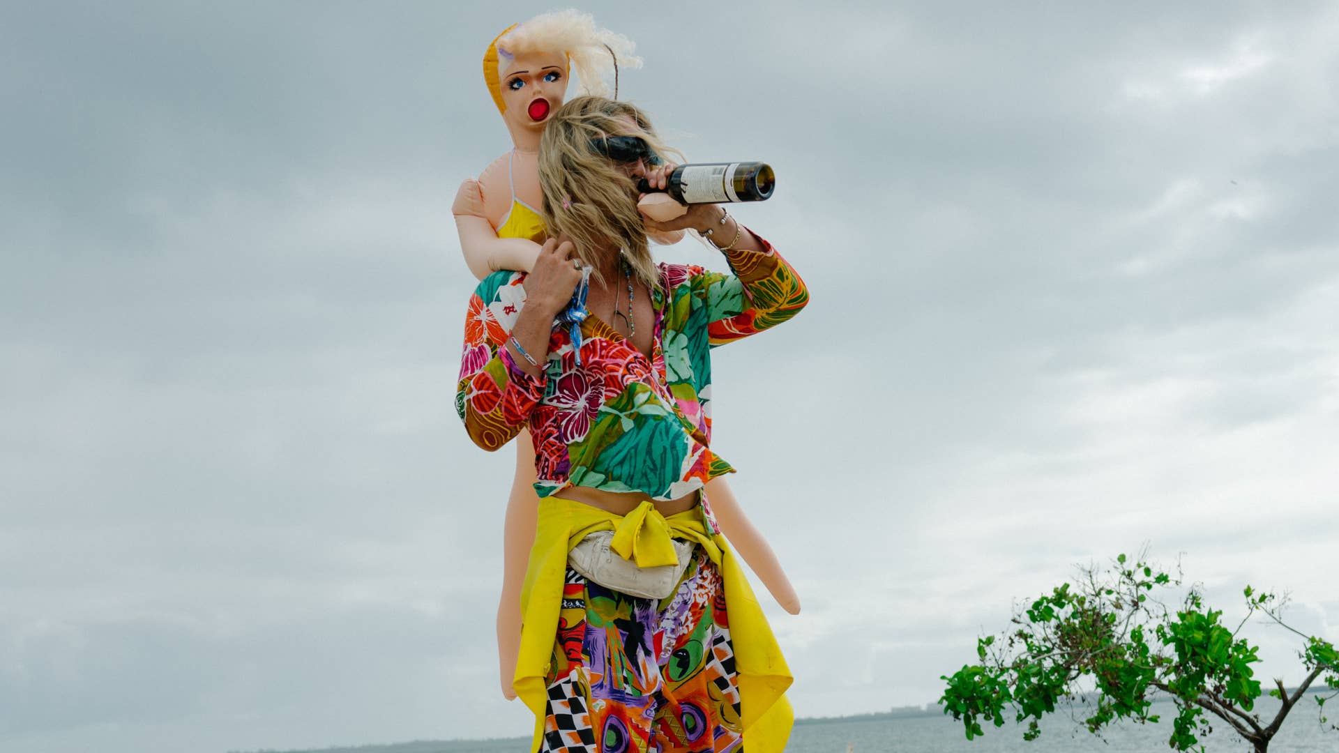 Matthew McConaughey Wears Custom Two-Piece Sets as Florida Man Moondog in  'The Beach Bum' - Fashionista