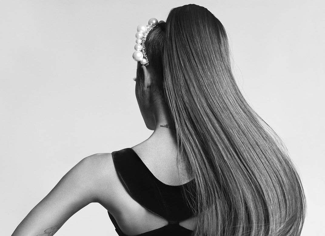 アウロラ/AURORA　ジバンシー/GIVENCHY ariana-grande-givenchy.jpg?io=