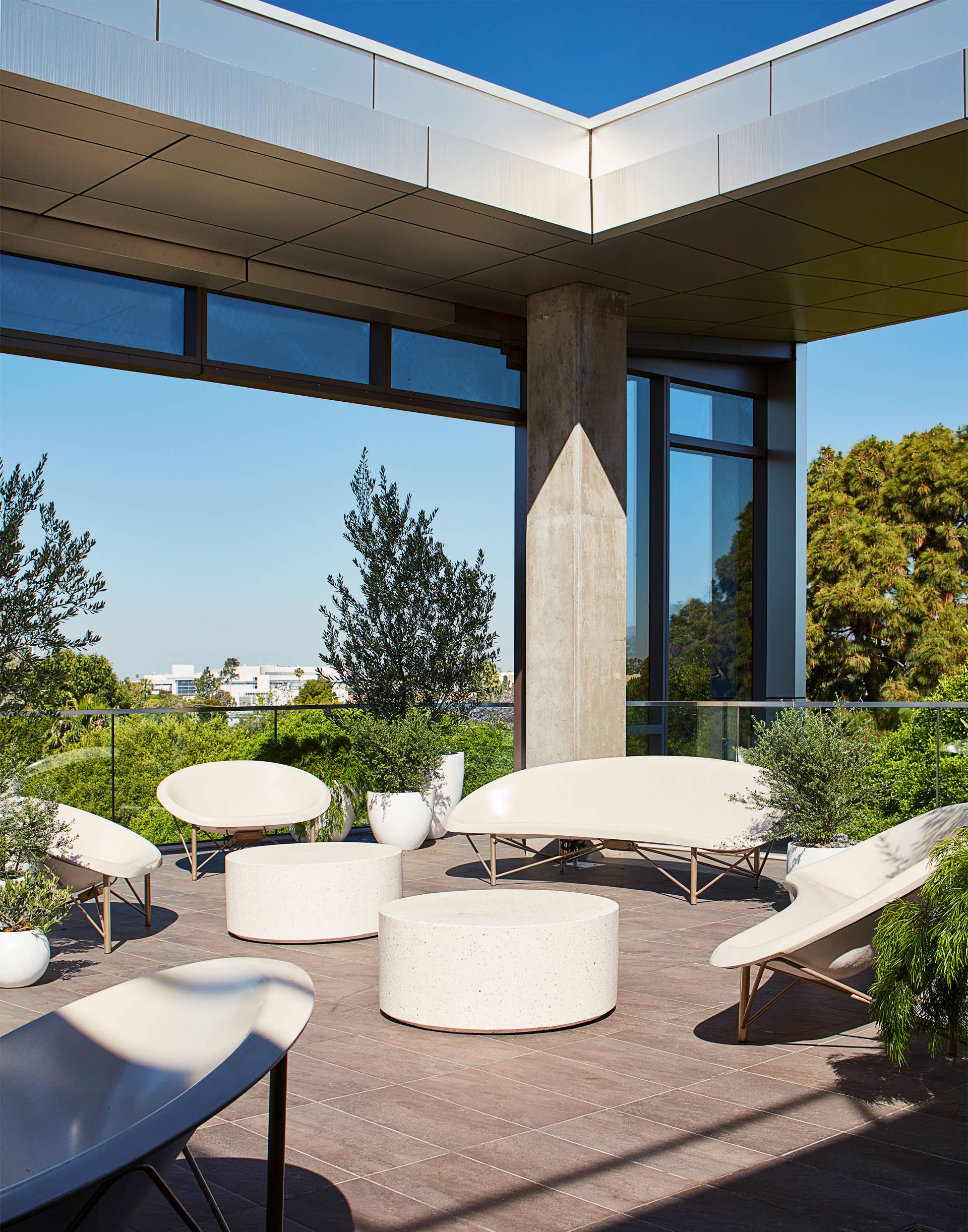 'Architectural Digest' Takes a Tour of Goop's New Headquarters in Santa ...