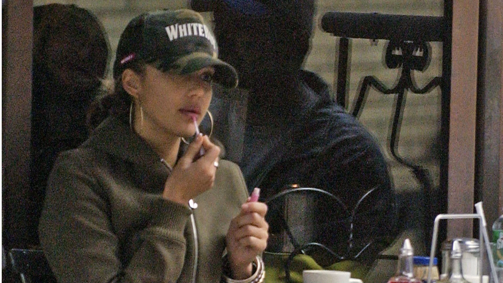 Great Outfits in Fashion History: Jessica Alba in a Juicy Couture Tracksuit  and Pink Ugg Boots