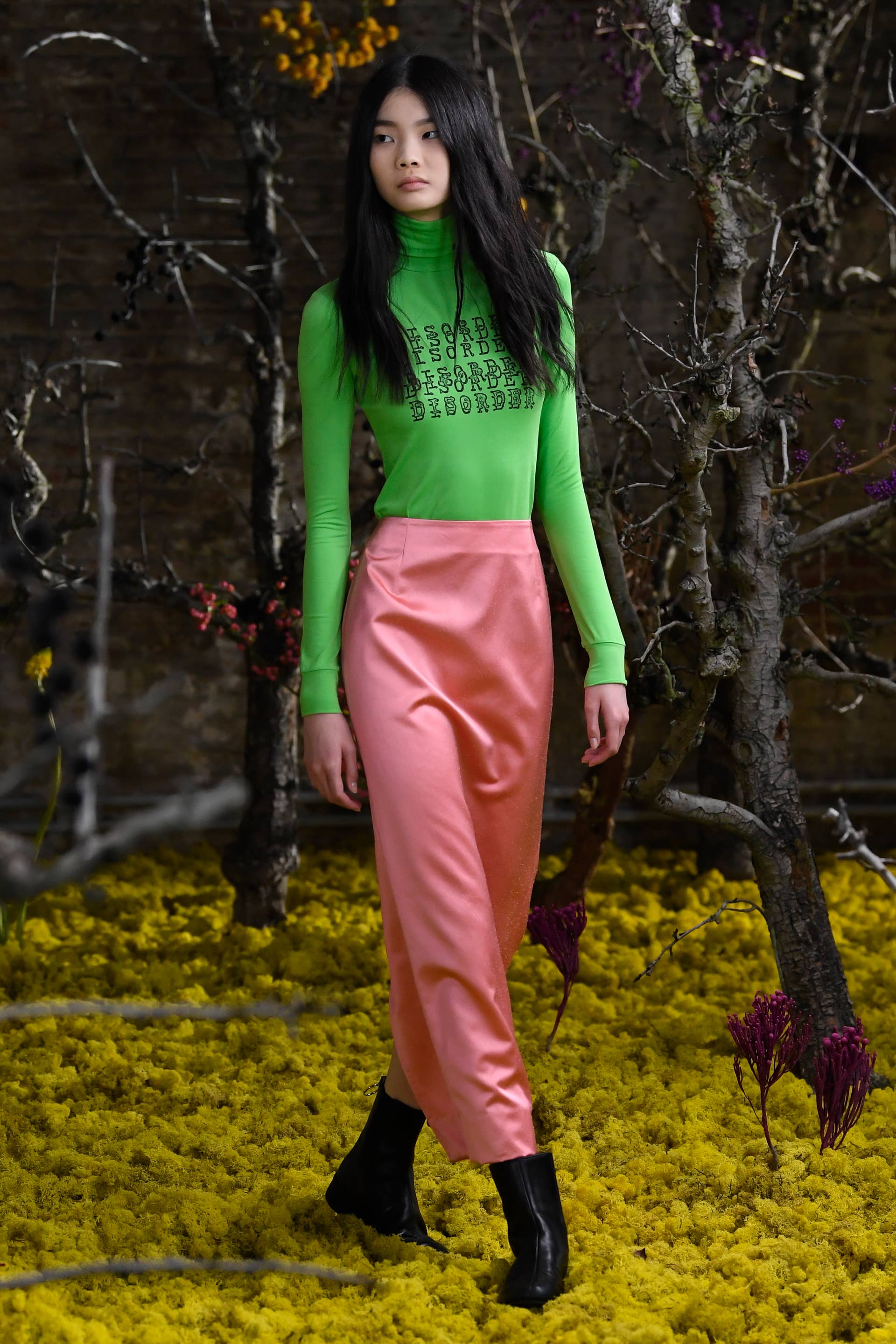 新品未使用　RAF SIMONS バッジ　SS21 Raf Simons Womenswear Is Here - Fashionista