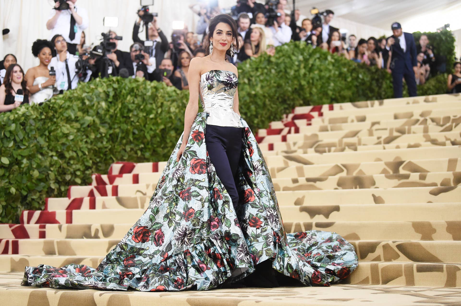 Great Outfits in Fashion History: Amal Clooney in Richard Quinn at the Met - Fashionista Great Outfits in Fashion History: Amal Clooney in Richard Quinn at the Met - Fashionista