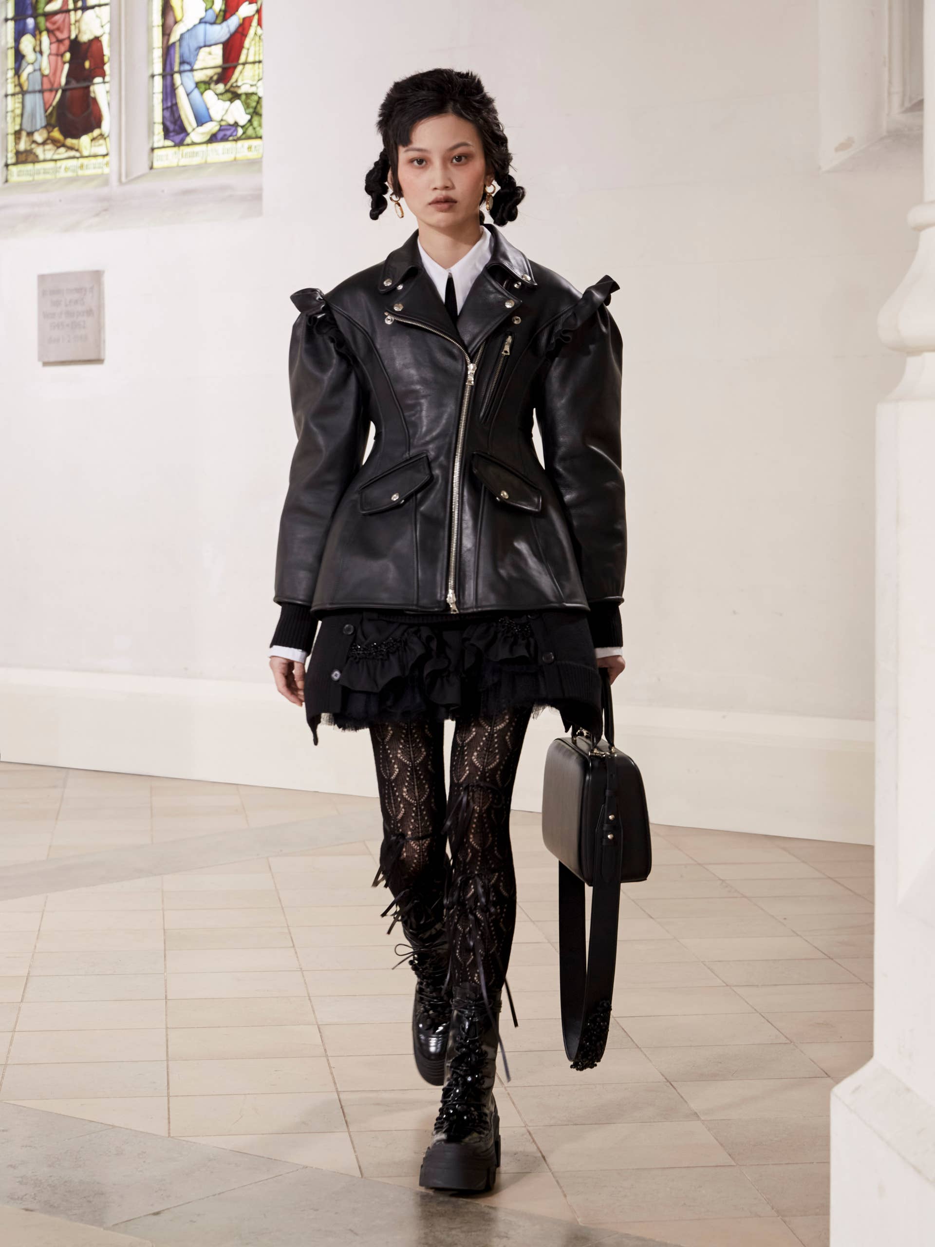simone-rocha-fall-2021-3.jpg?