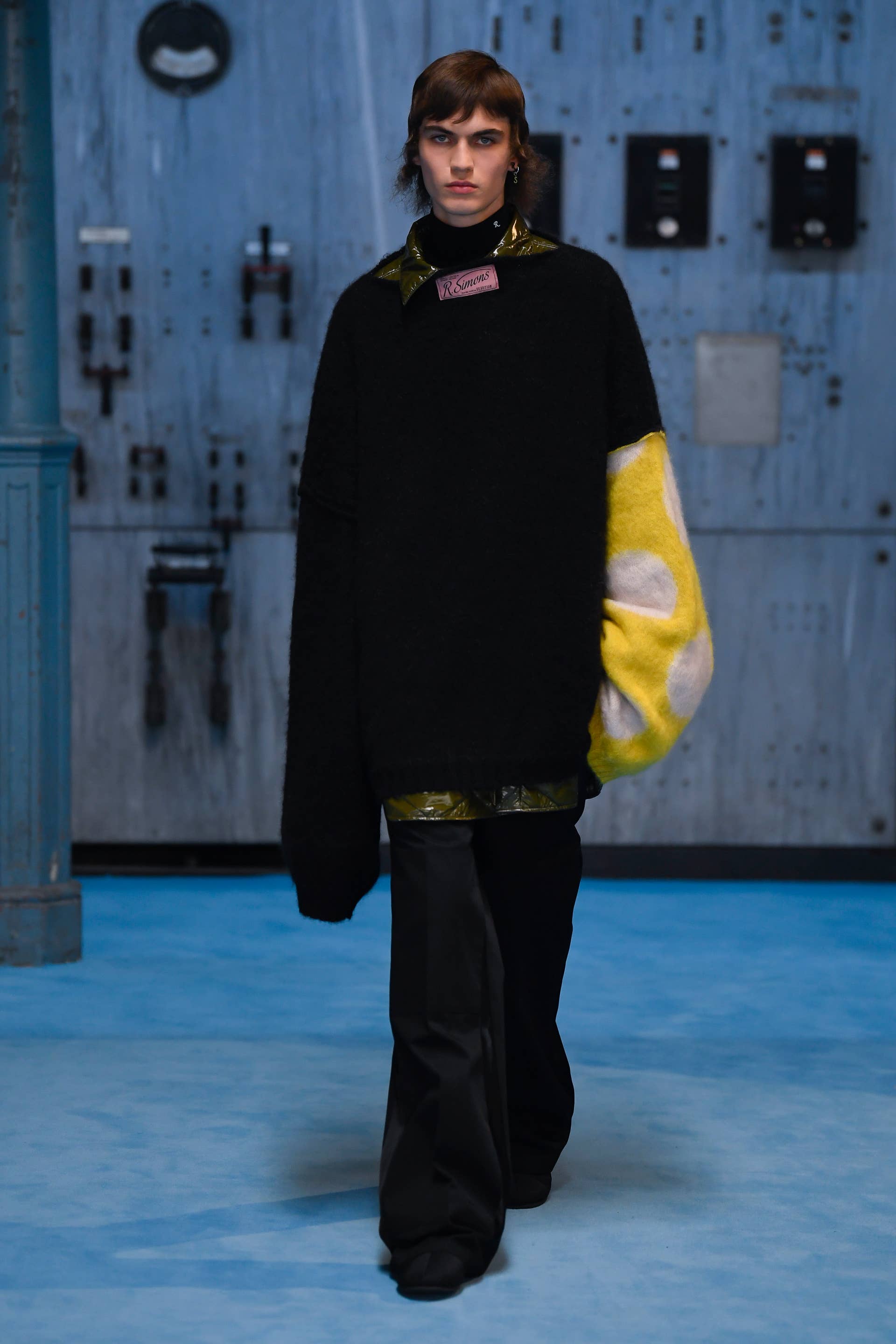 Raf Simons Offers Easy, Contradictory Elegance for Fall 2021
