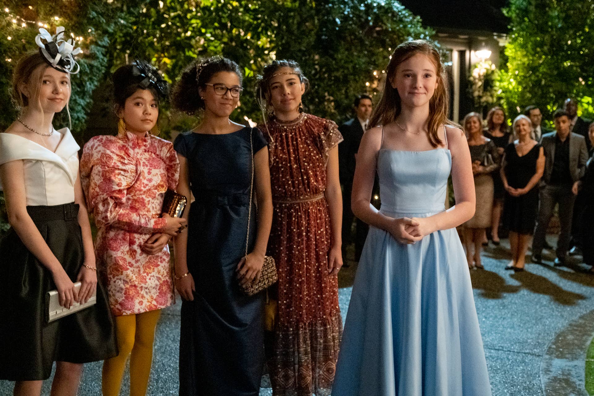 babysitter club dress up The Costumes in Netflix's 'The Baby-Sitters Club' Are Peak Cool Tween™  (With a Dash of Nostalgia)
