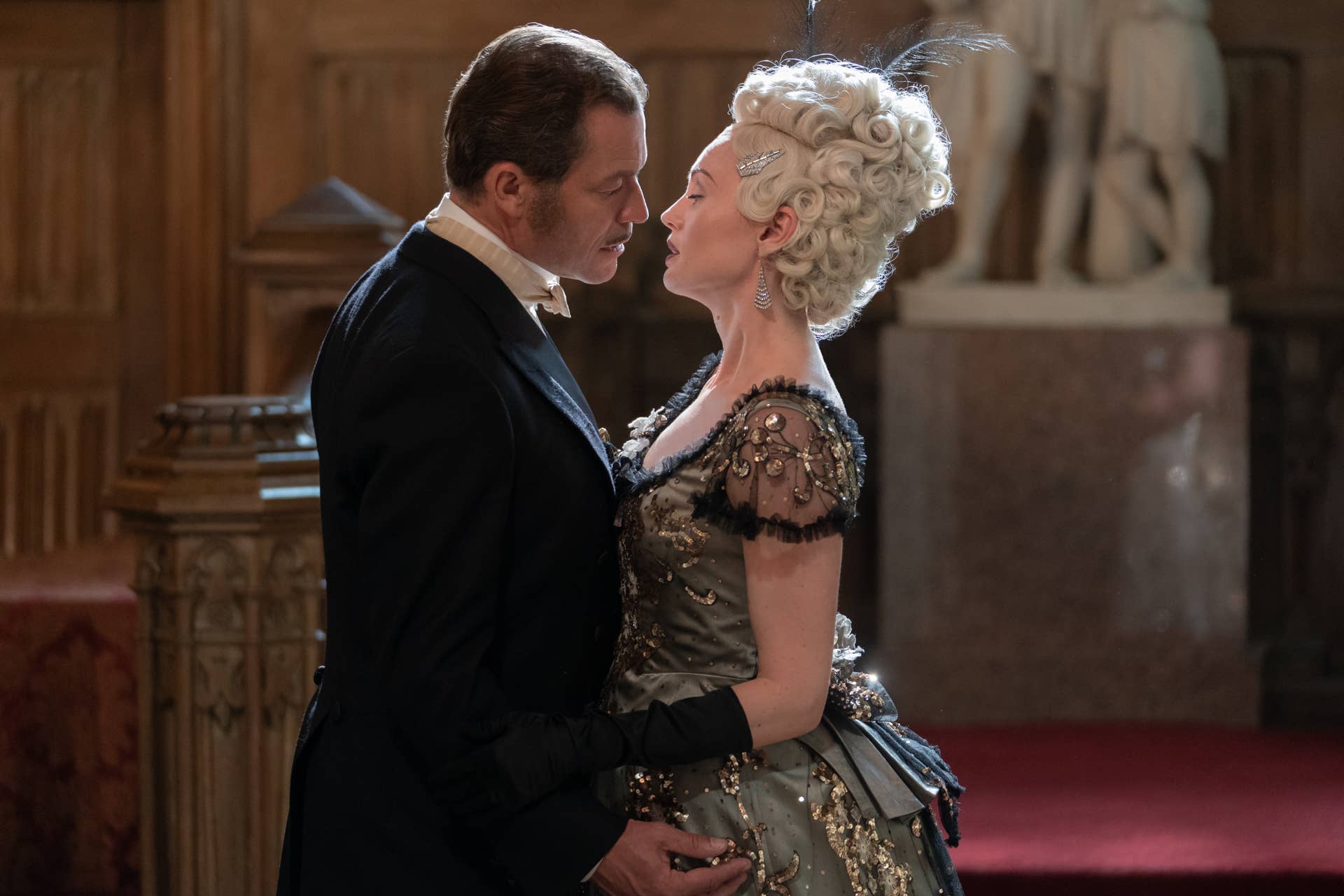 The Fashion in 'Downton Abbey: A New Era' Goes to the South of France and a  Period Film Set - Fashionista