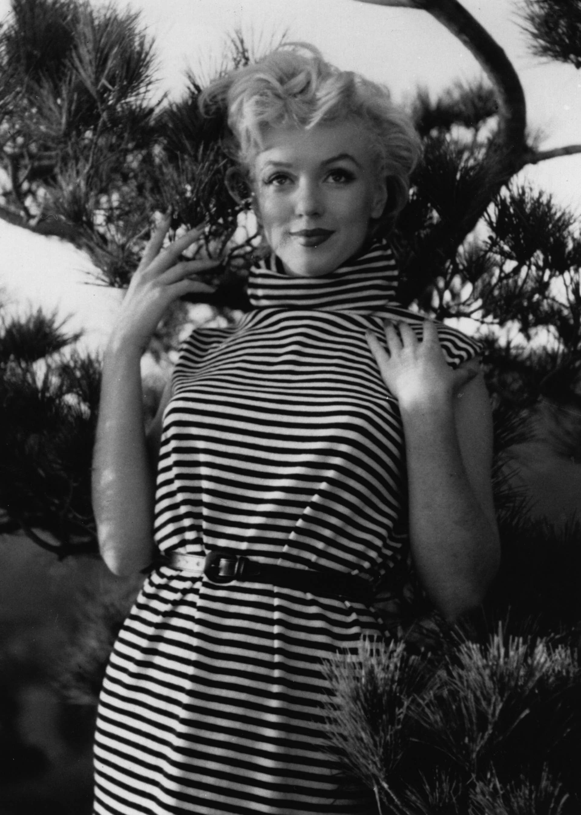 Great Outfits in Fashion History: Marilyn Monroe in Summery Stripes - Fashionista Great Outfits in Fashion History: Marilyn Monroe in Summery Stripes - Fashionista