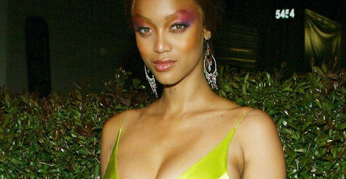 Great Outfits in Fashion History: Tyra Banks in a Trending Shade of Chartreuse - Fashionista Great Outfits in Fashion History: Tyra Banks in a Trending Shade of Chartreuse - Fashionista