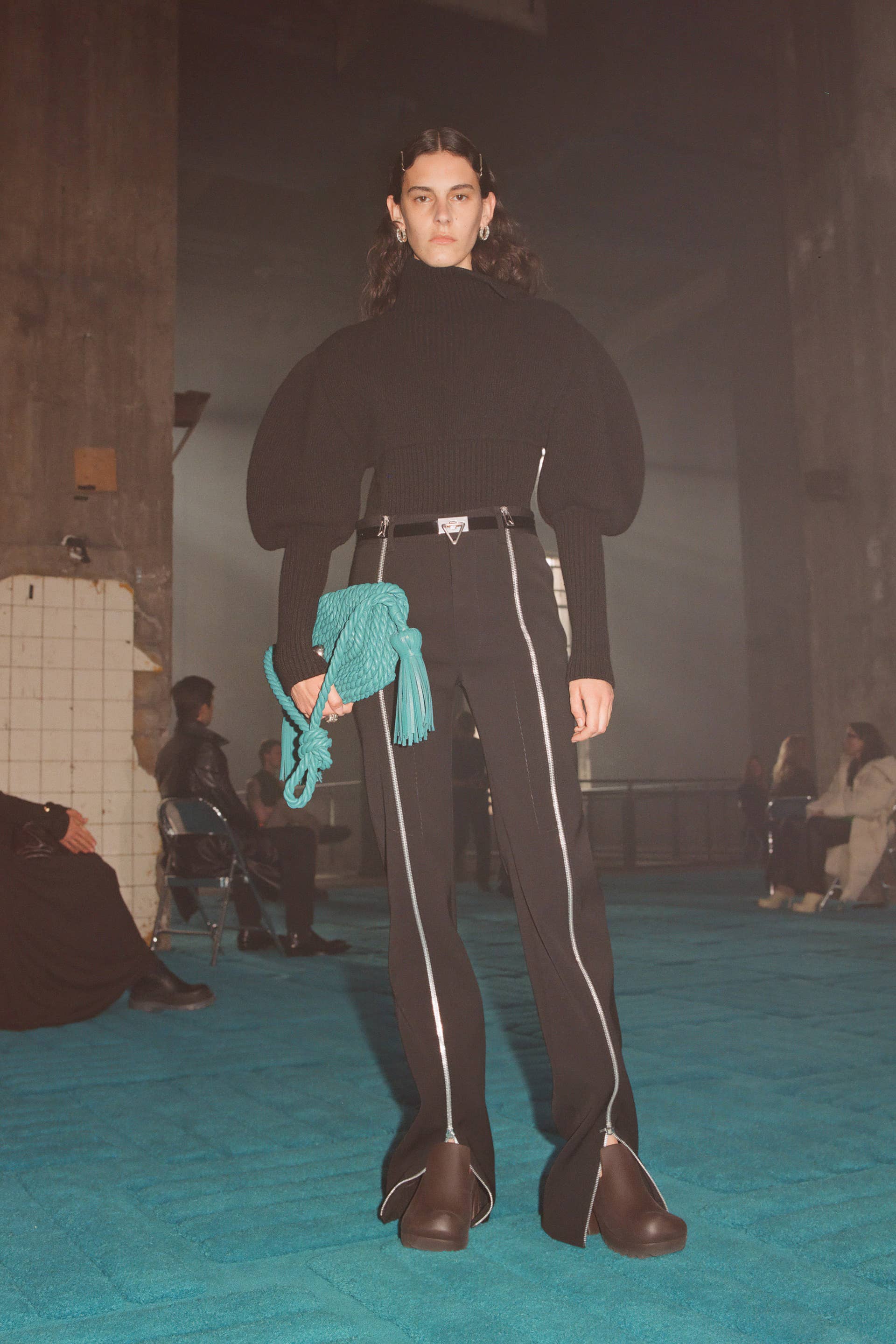 bottega-veneta-salon-02-look-