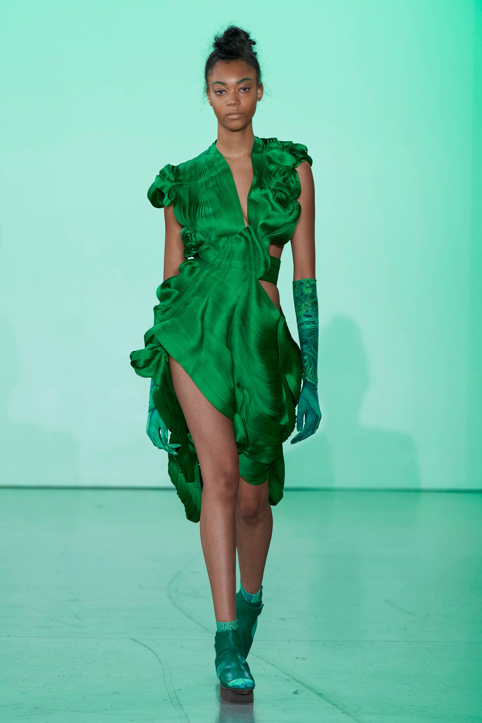 green dress runway Jennifer Lopez Closed Out the Versace Runway Show In Her Iconic Green Grammys Dress