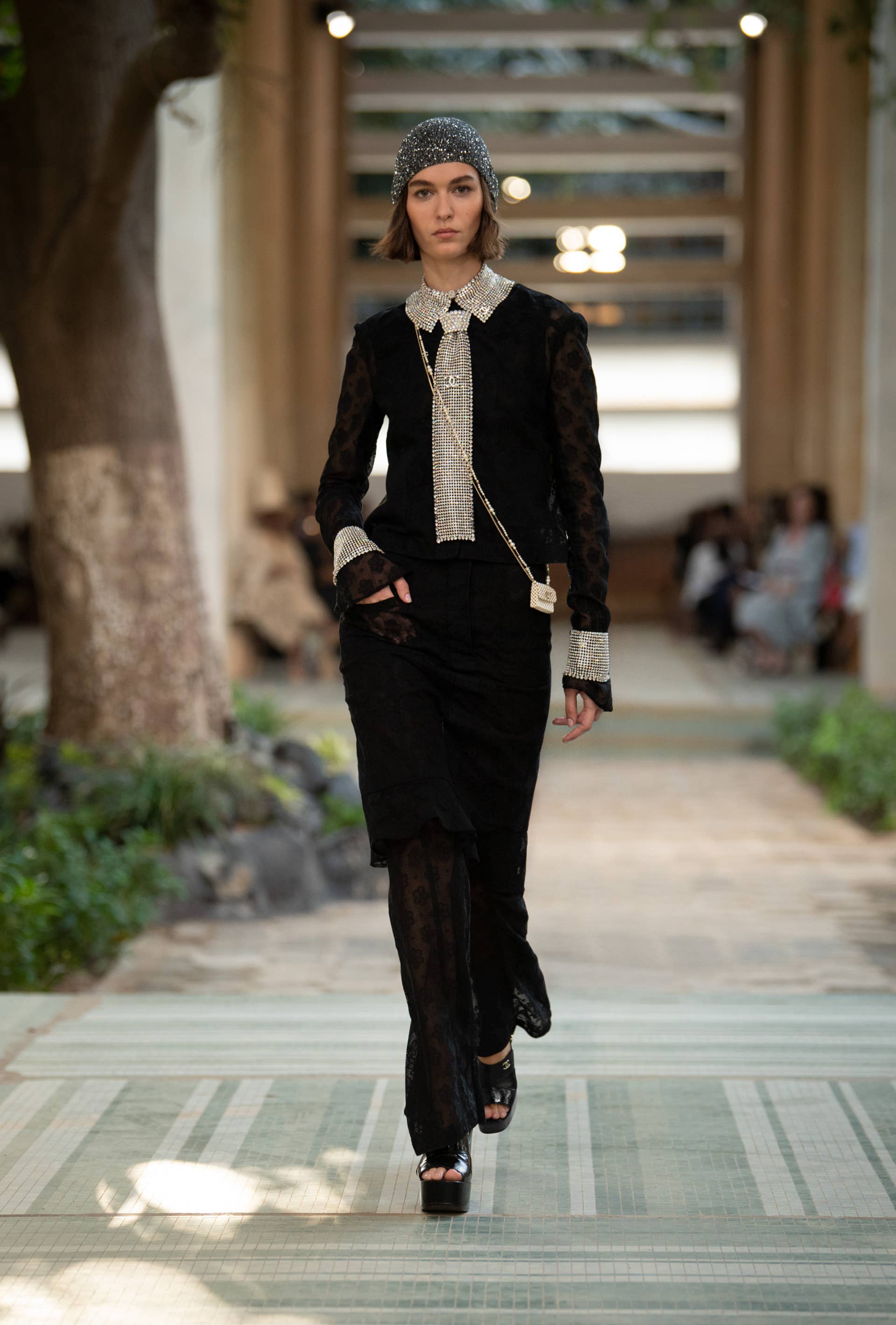 Virginie Viard Brings the '70s Back for Chanel Métiers d'Art 2023
