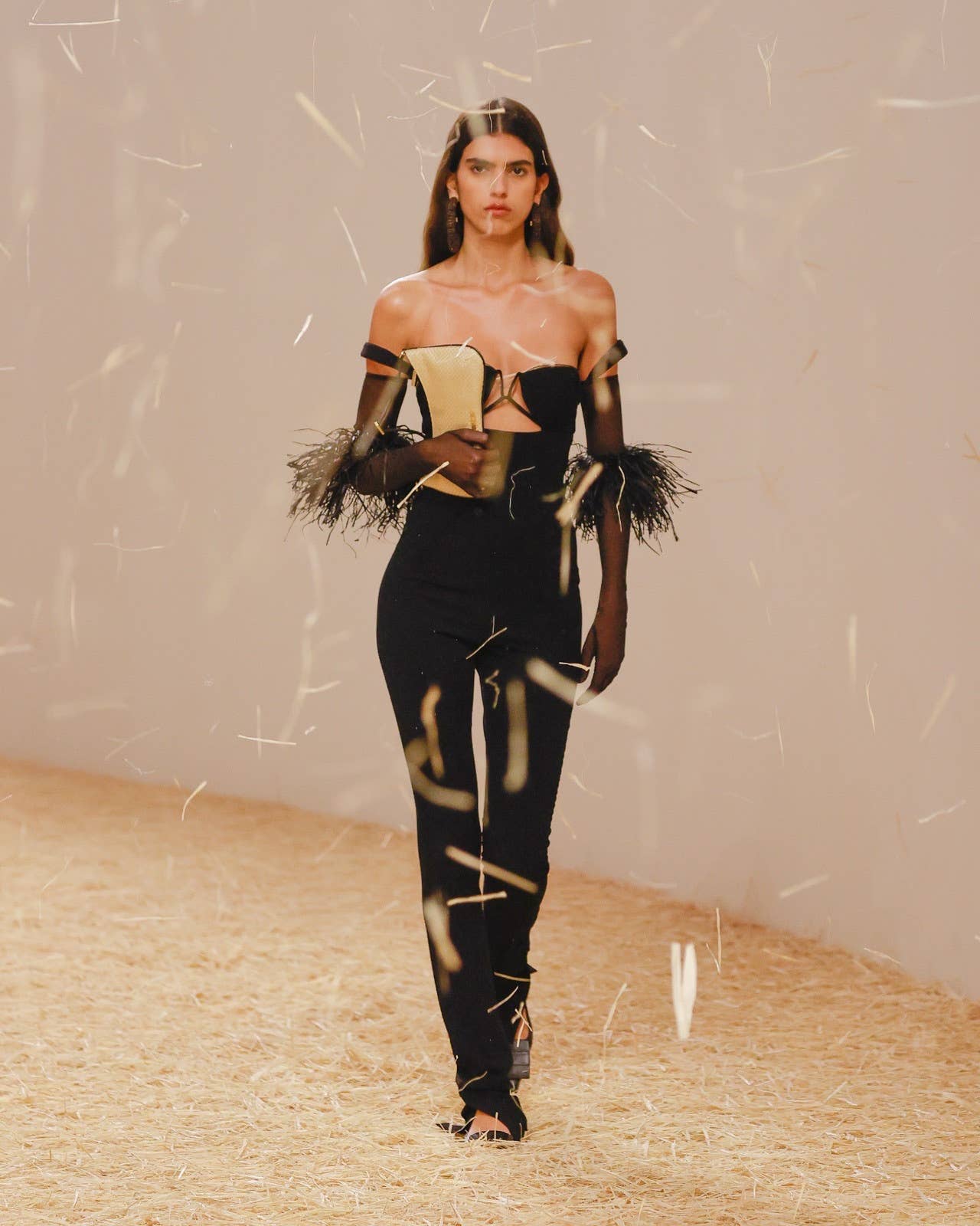 Jacquemus Doubles Down on Raffia for Spring 2023 'Le Raphia Jacquemus Doubles Down on Raffia for Spring 2023 'Le Raphia