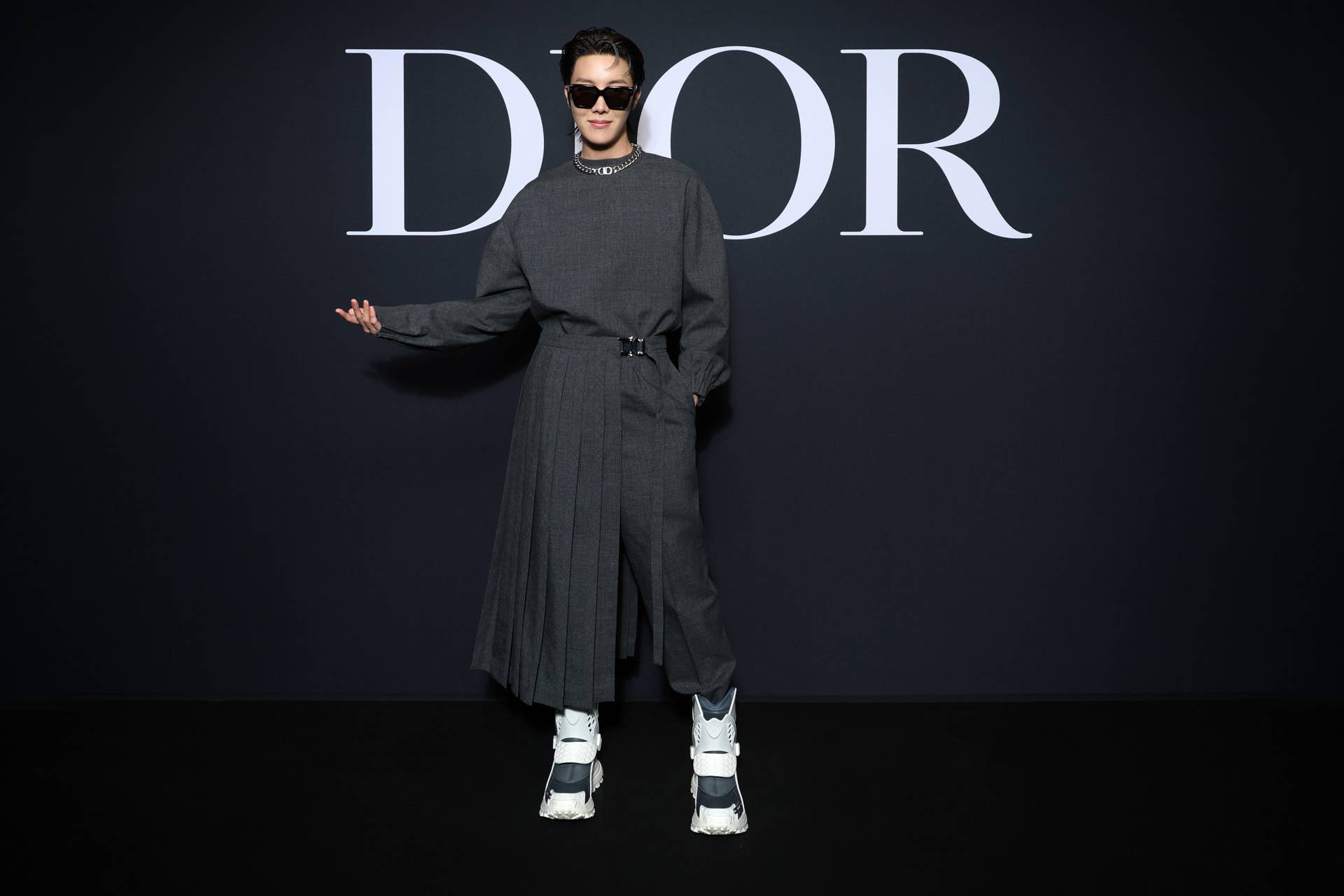 jimin-steals-the-show-at-dior-men-s-fall-2023-during-paris-fashion-week