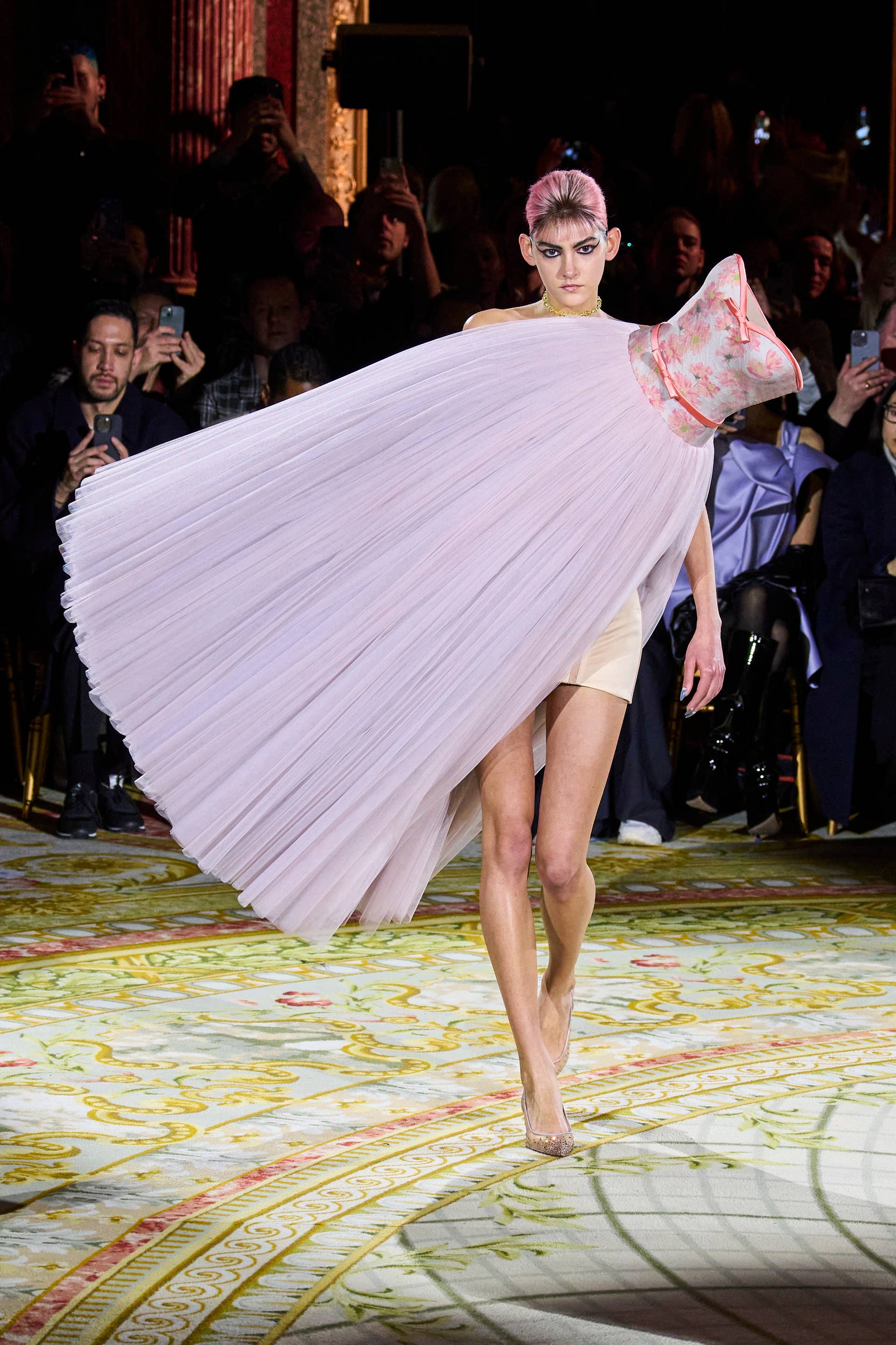 Viktor & Rolf Spring 2023 Proves There Are Many Ways to Wear a