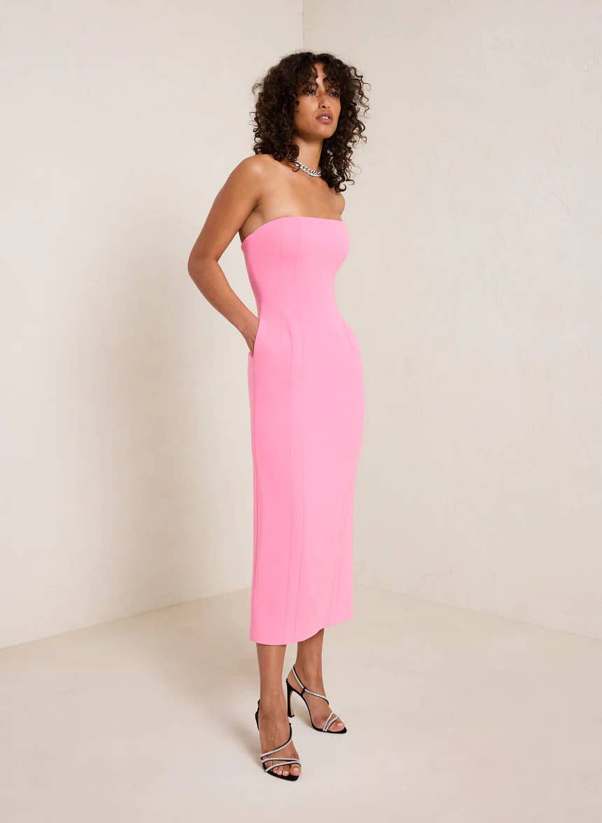 Great Outfits In Fashion History: Julia Roberts' Glamorous Pink Moment -  Fashionista