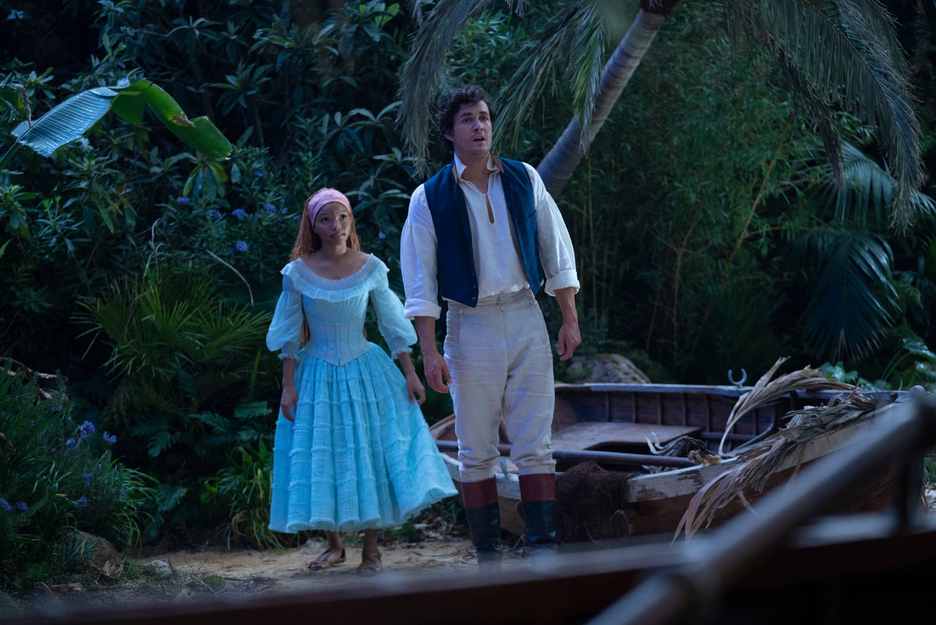 How Hair and Costume Help Bring Halle Bailey's Ariel to Life in 'The Little  Mermaid' - Fashionista