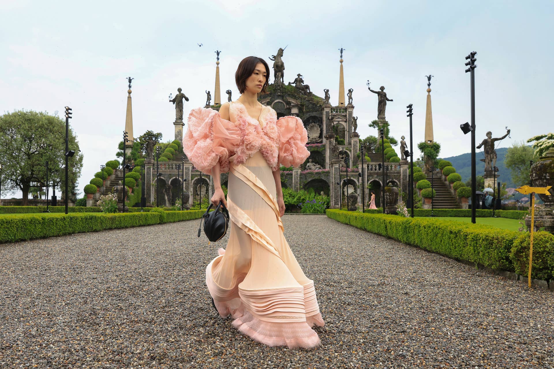 LOUIS VUITTON ポルトクレ・LVギヨーシュ Nicolas Ghesquière Does Seaside Baroque Athleisure for Louis