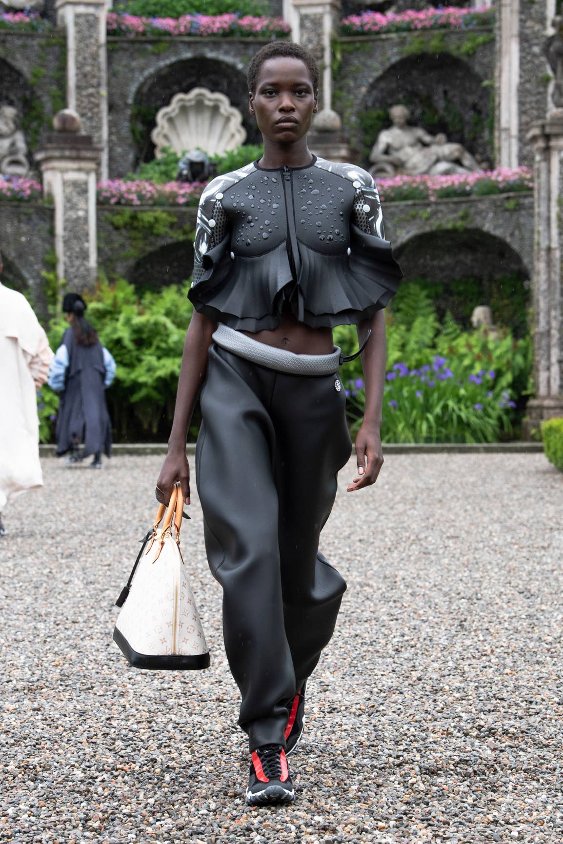 LOUIS VUITTON ポルトクレ・LVギヨーシュ Nicolas Ghesquière Does Seaside Baroque Athleisure for Louis