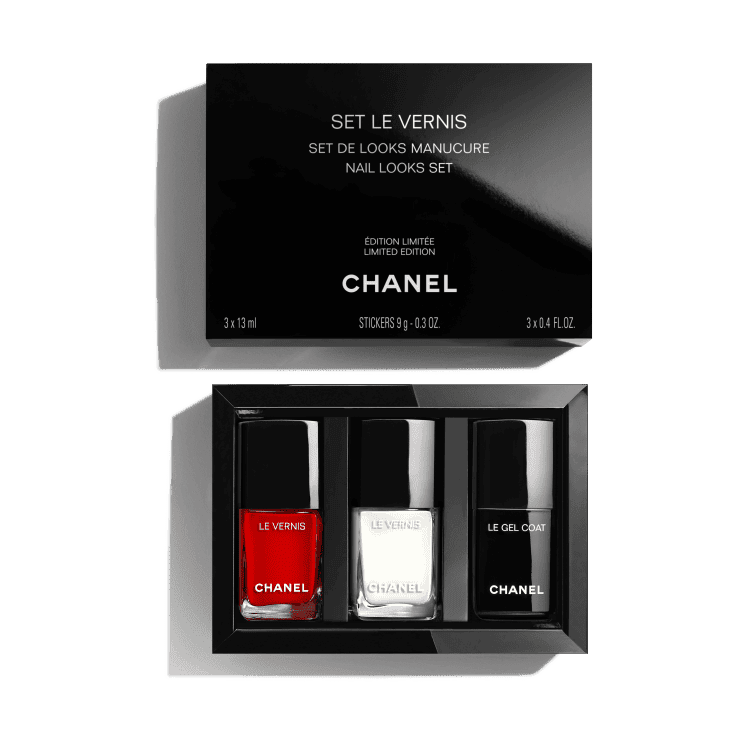 CHANEL SET LE VERNIS 限定品 Chanel Just Dropped the Chicest Nail Stickers - Fashionista