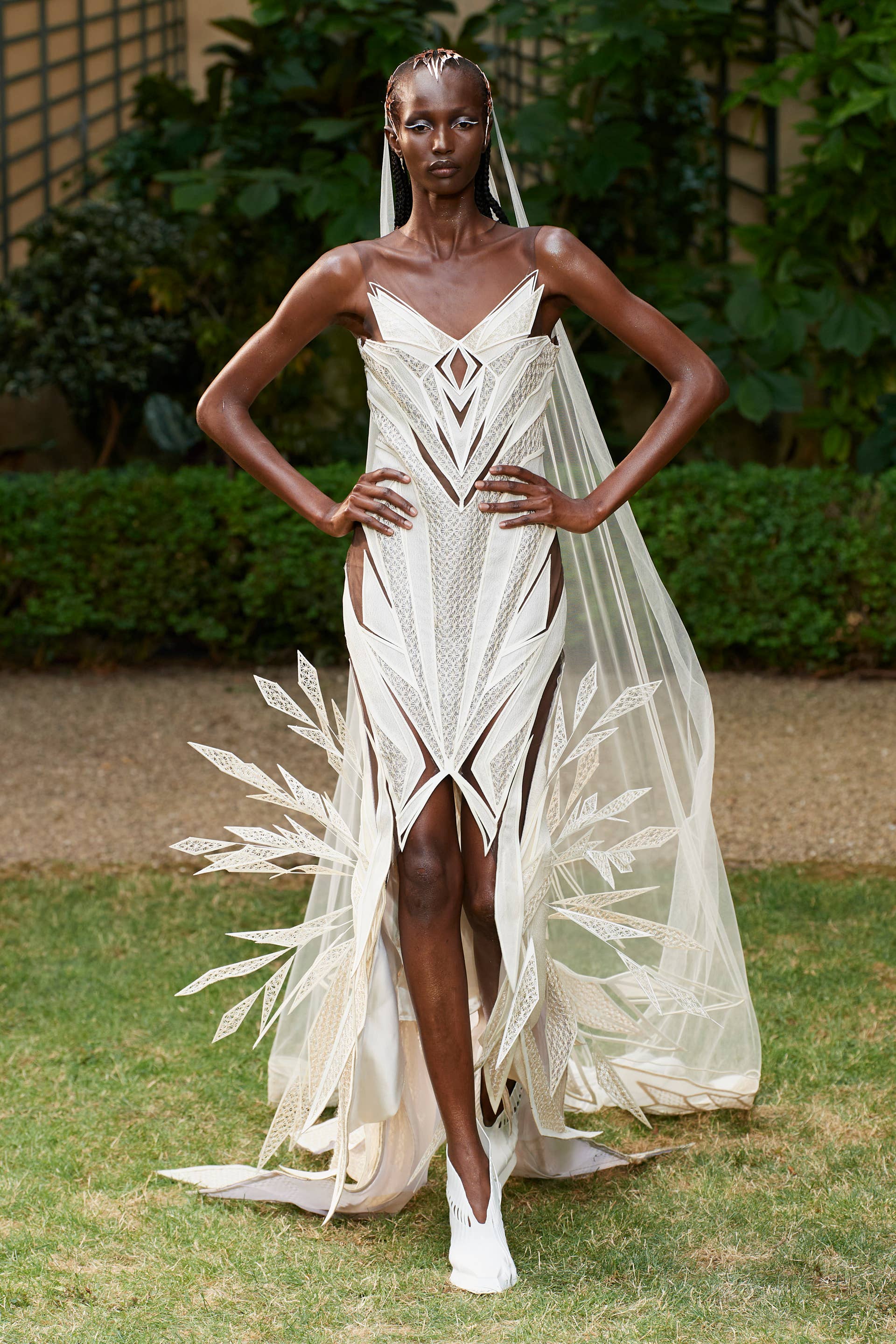 All the Best Fall 2023 Haute Couture Brides - Fashionista