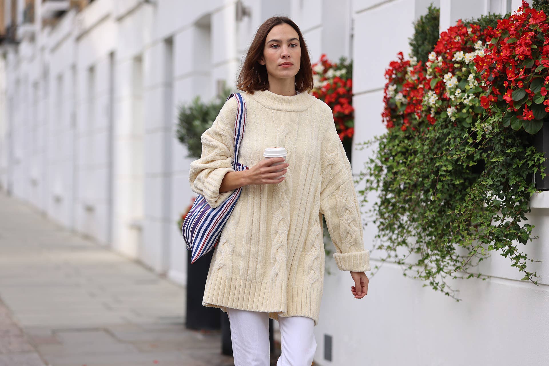ALEXA FLOWER KNIT ホワイト Alexa Top (Beige)