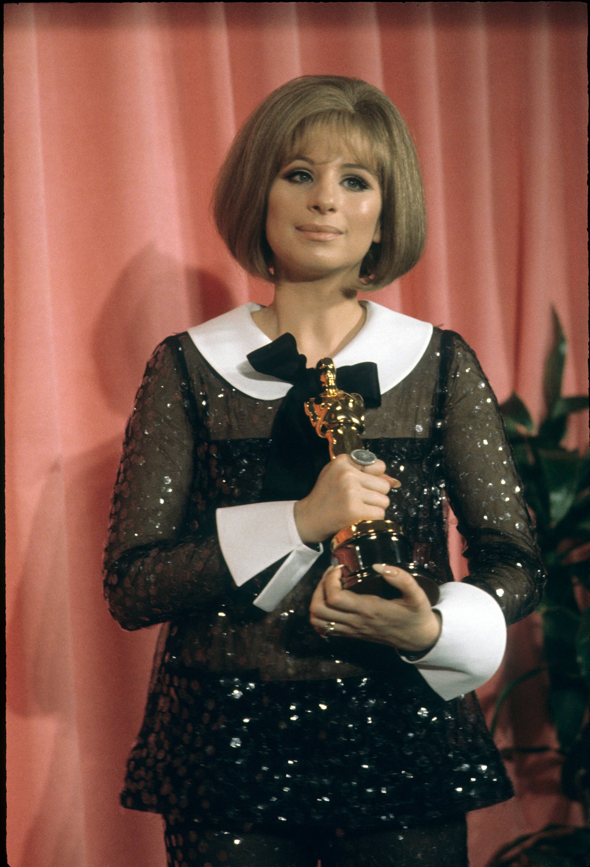 Great Outfits in Fashion History: Barbra Streisand's Oscar-Winning 'Funny  Girl' Ensemble - Fashionista