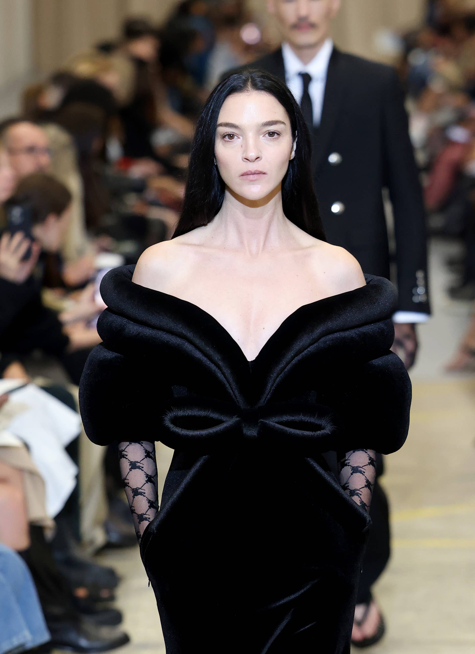 BURBERRY ブラック ノースリーブ　M リボン At Burberry, Riccardo Tisci Takes the Trench to New Heights